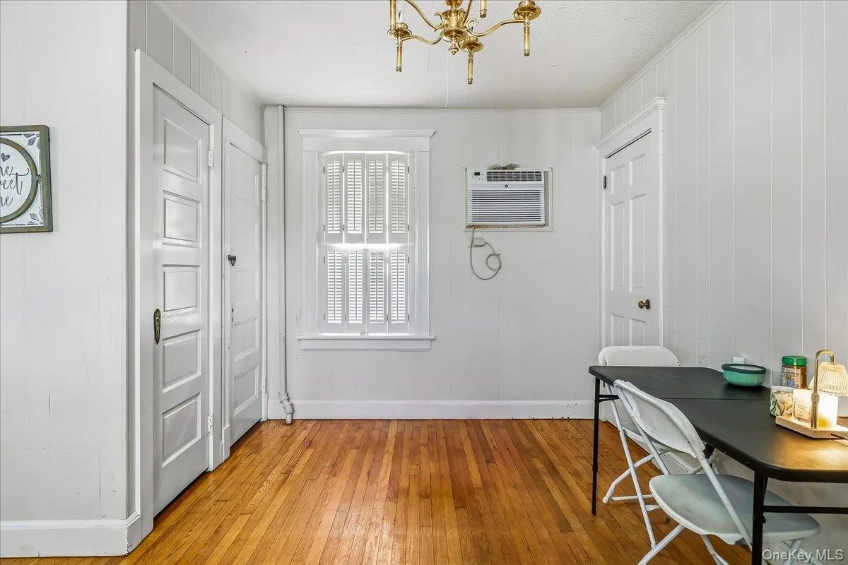 55 Columbia Street, Oyster Bay, NY, 3 Bedrooms Bedrooms, 6 Rooms Rooms,1 BathroomBathrooms,Residential,For Rent,Columbia,0,1058400 55 Columbia Street, Oyster Bay, NY, 3 Bedrooms Bedrooms, 6 Rooms Rooms,1 BathroomBathrooms,Residential,For Rent,Columbia,0,1058400