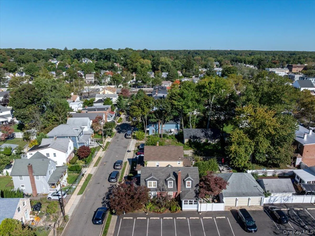 55 Columbia Street, Oyster Bay, NY, 3 Bedrooms Bedrooms, 6 Rooms Rooms,1 BathroomBathrooms,Residential,For Rent,Columbia,0,1058400 55 Columbia Street, Oyster Bay, NY, 3 Bedrooms Bedrooms, 6 Rooms Rooms,1 BathroomBathrooms,Residential,For Rent,Columbia,0,1058400