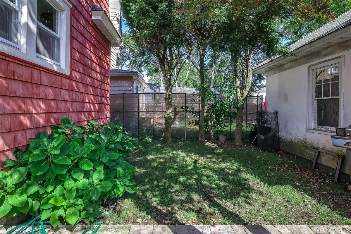 55 Columbia Street, Oyster Bay, NY, 3 Bedrooms Bedrooms, 6 Rooms Rooms,1 BathroomBathrooms,Residential,For Rent,Columbia,0,1058400 55 Columbia Street, Oyster Bay, NY, 3 Bedrooms Bedrooms, 6 Rooms Rooms,1 BathroomBathrooms,Residential,For Rent,Columbia,0,1058400