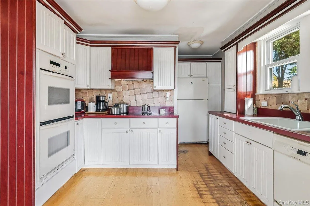 55 Columbia Street, Oyster Bay, NY, 3 Bedrooms Bedrooms, 6 Rooms Rooms,1 BathroomBathrooms,Residential,For Rent,Columbia,0,1058400 55 Columbia Street, Oyster Bay, NY, 3 Bedrooms Bedrooms, 6 Rooms Rooms,1 BathroomBathrooms,Residential,For Rent,Columbia,0,1058400