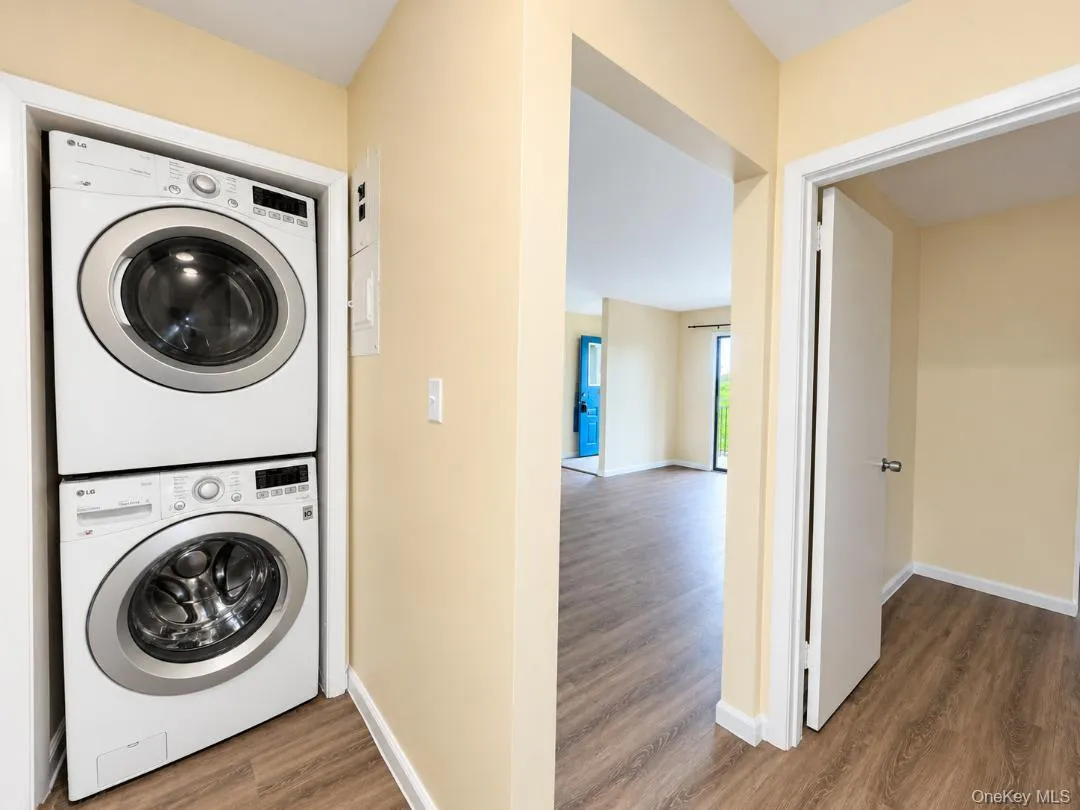 2 Fortune Road, Wallkill, NY, 2 Bedroom Bedrooms, 4 Room Rooms,2 BathroomBathrooms,Residential Lease,For Rent,Fortune,0,1058401 2 Fortune Road, Wallkill, NY, 2 Bedroom Bedrooms, 4 Room Rooms,2 BathroomBathrooms,Residential Lease,For Rent,Fortune,0,1058401