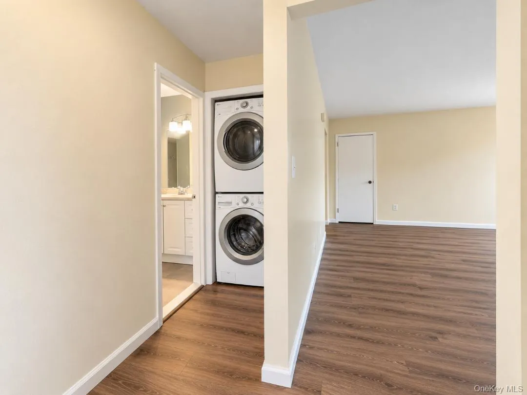 2 Fortune Road, Wallkill, NY, 2 Bedroom Bedrooms, 4 Room Rooms,2 BathroomBathrooms,Residential Lease,For Rent,Fortune,0,1058401 2 Fortune Road, Wallkill, NY, 2 Bedroom Bedrooms, 4 Room Rooms,2 BathroomBathrooms,Residential Lease,For Rent,Fortune,0,1058401