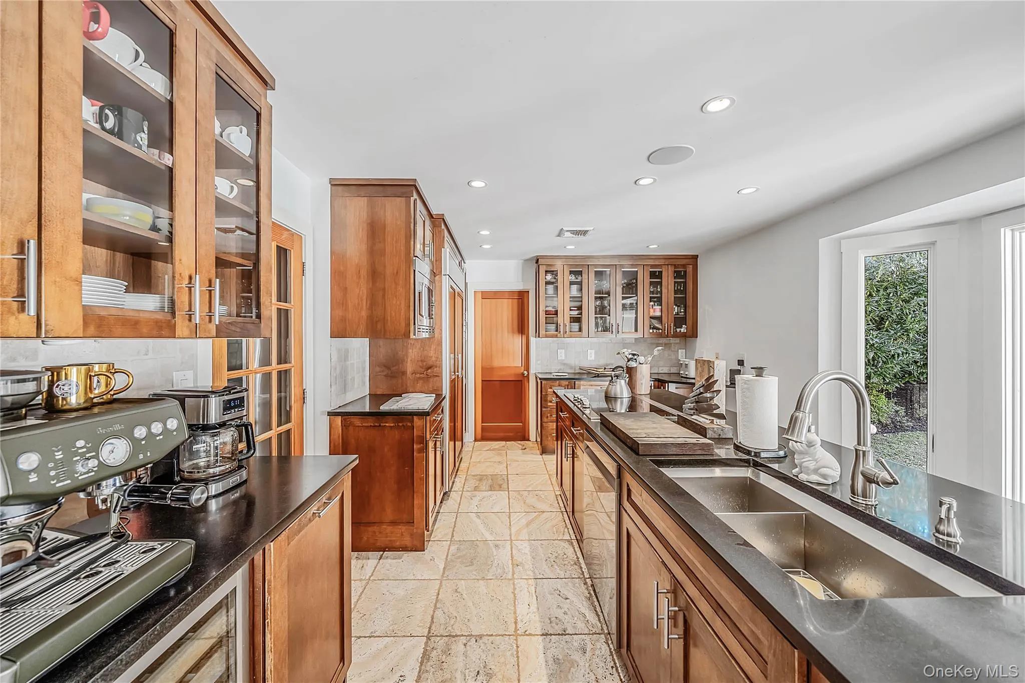 Chef's Delight! Custom Kitchen with Viking & SubZero appliances, beverage refrigerator Chef's Delight! Custom Kitchen with Viking & SubZero appliances, beverage refrigerator