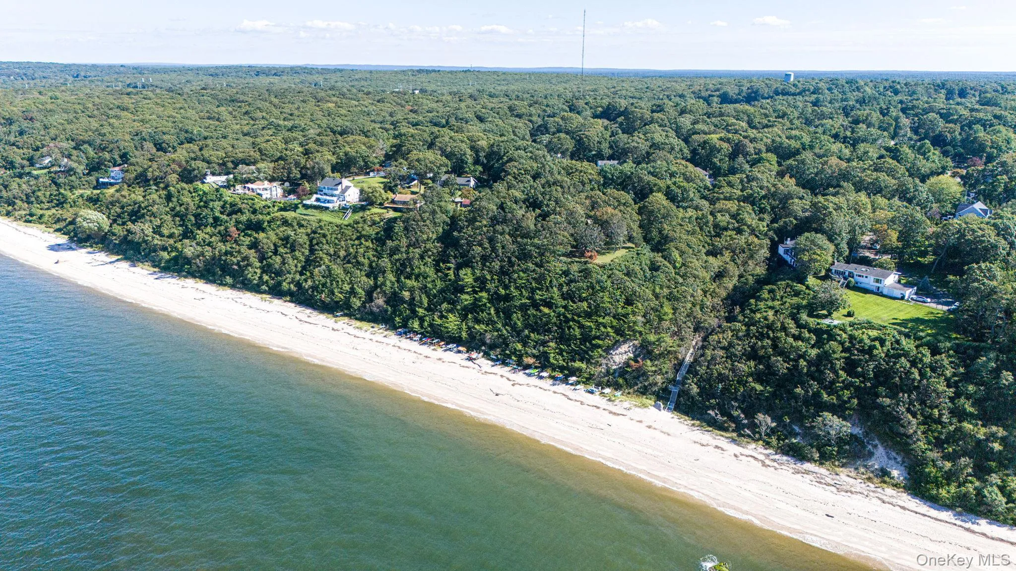 Close to North Shoer beaches, vineayrdsm farms, dining and shopping Close to North Shoer beaches, vineayrdsm farms, dining and shopping