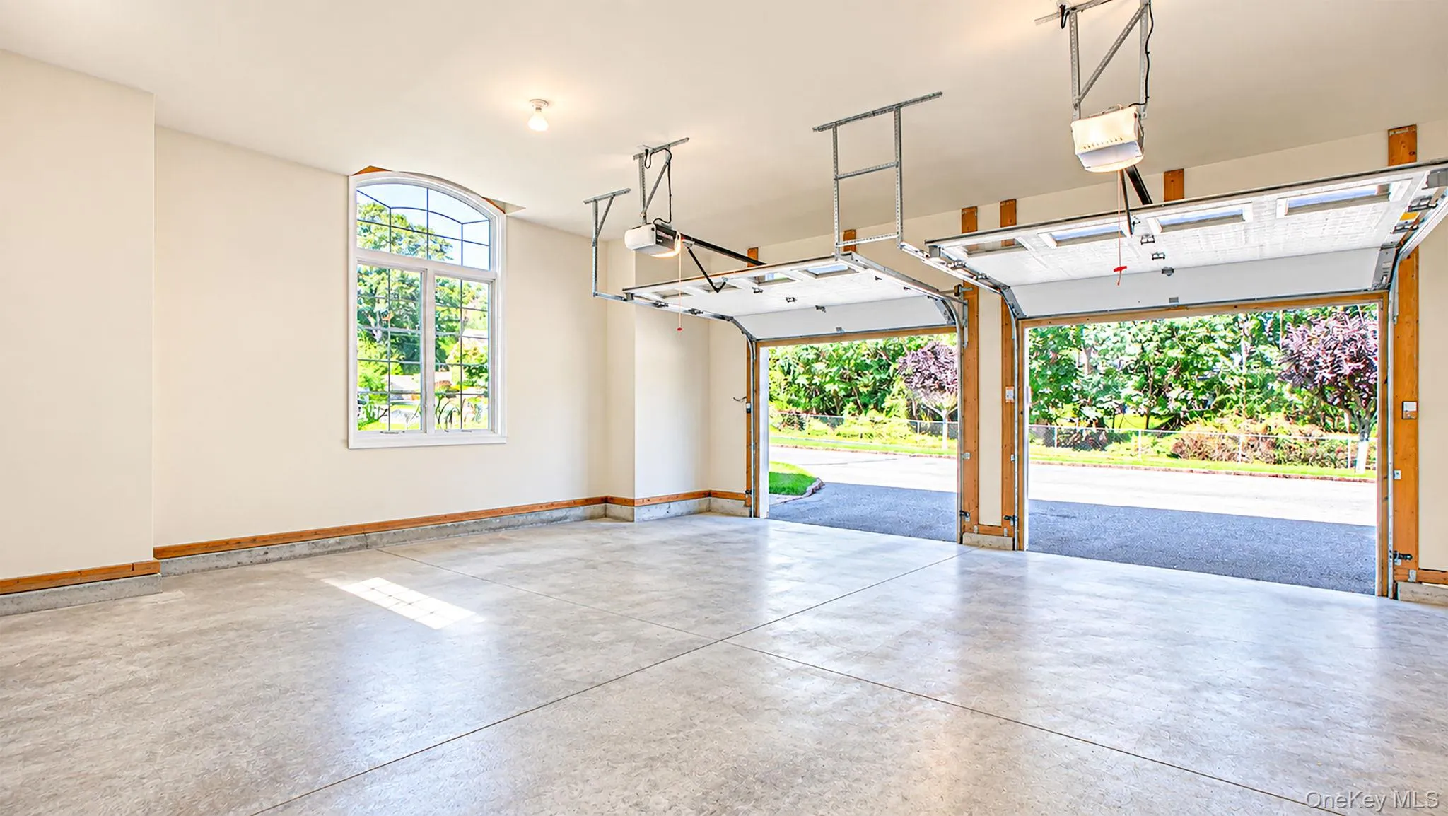 11 Valentine Road, Brookhaven, NY, 4 Bedrooms Bedrooms, 9 Rooms Rooms,4 BathroomsBathrooms,Residential,For Rent,Valentine,0,1058404 11 Valentine Road, Brookhaven, NY, 4 Bedrooms Bedrooms, 9 Rooms Rooms,4 BathroomsBathrooms,Residential,For Rent,Valentine,0,1058404