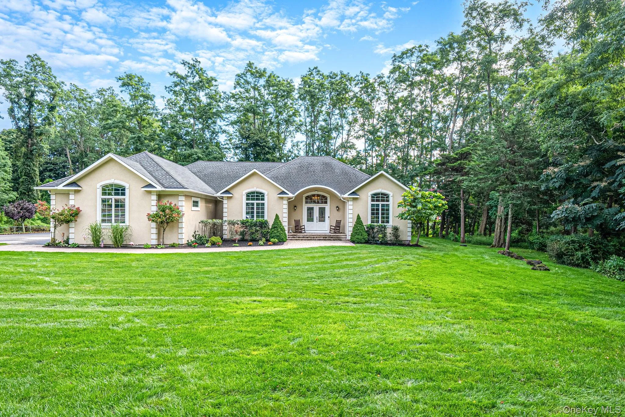 11 Valentine Road Shoreham - Stucco exterior with arched windows - 1.63 acres Shoreham North 11 Valentine Road Shoreham - Stucco exterior with arched windows - 1.63 acres Shoreham North