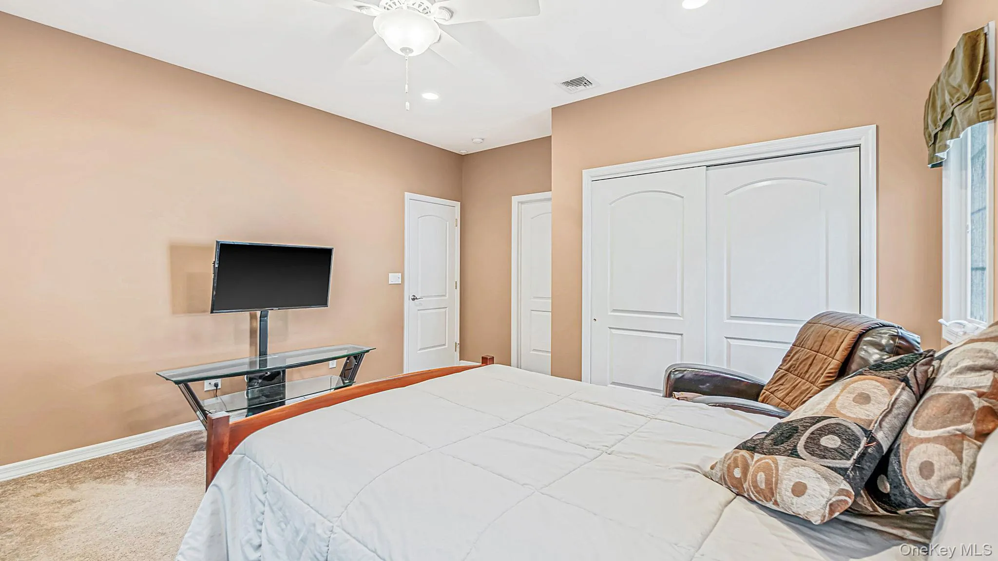 11 Valentine Road, Brookhaven, NY, 4 Bedrooms Bedrooms, 9 Rooms Rooms,4 BathroomsBathrooms,Residential,For Rent,Valentine,0,1058404 11 Valentine Road, Brookhaven, NY, 4 Bedrooms Bedrooms, 9 Rooms Rooms,4 BathroomsBathrooms,Residential,For Rent,Valentine,0,1058404