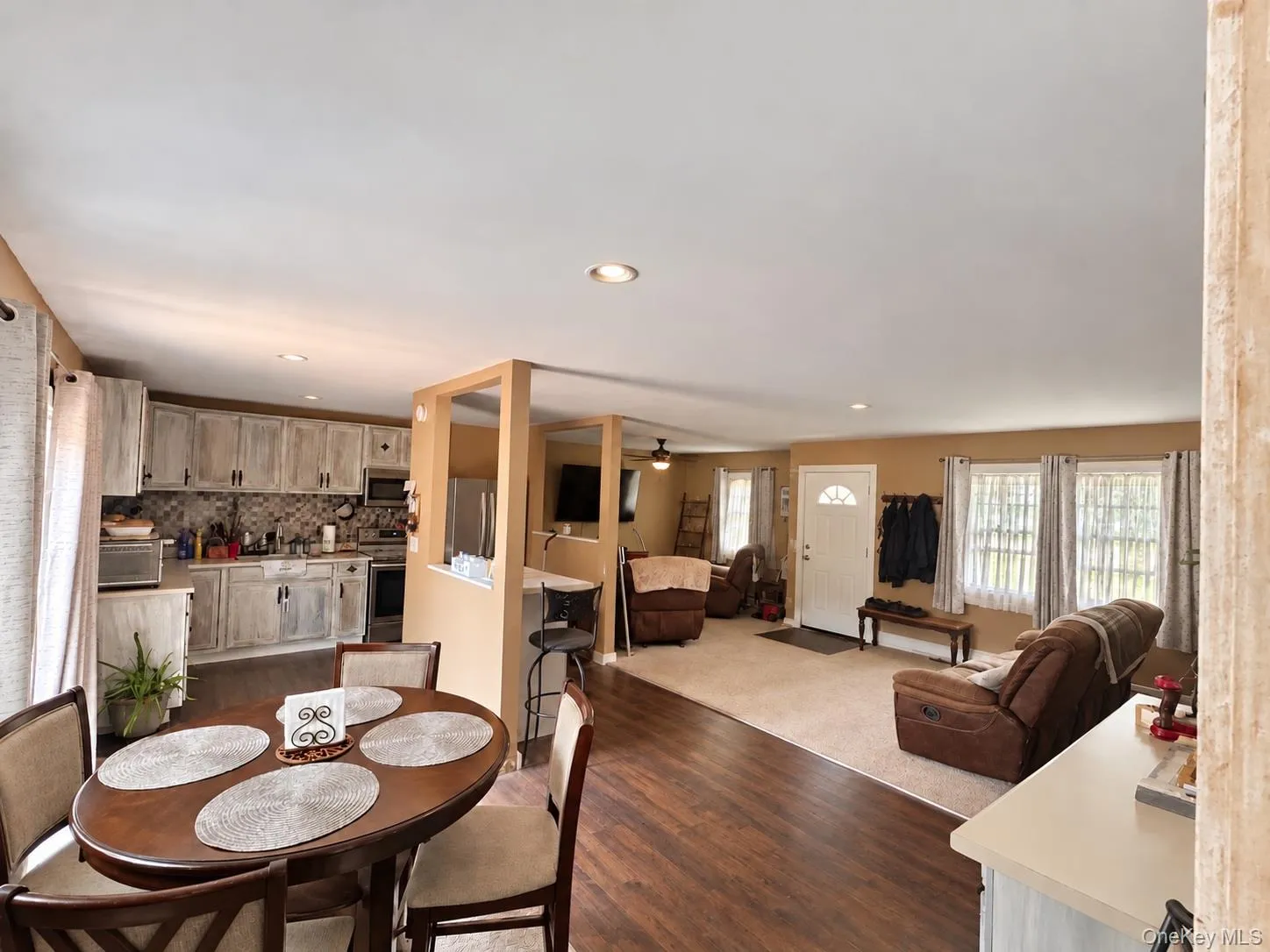 39 Orchid Road, Brookhaven, NY, 3 Bedrooms Bedrooms, 6 Rooms Rooms,2 BathroomsBathrooms,Residential,For Rent,Orchid,0,1058412 39 Orchid Road, Brookhaven, NY, 3 Bedrooms Bedrooms, 6 Rooms Rooms,2 BathroomsBathrooms,Residential,For Rent,Orchid,0,1058412