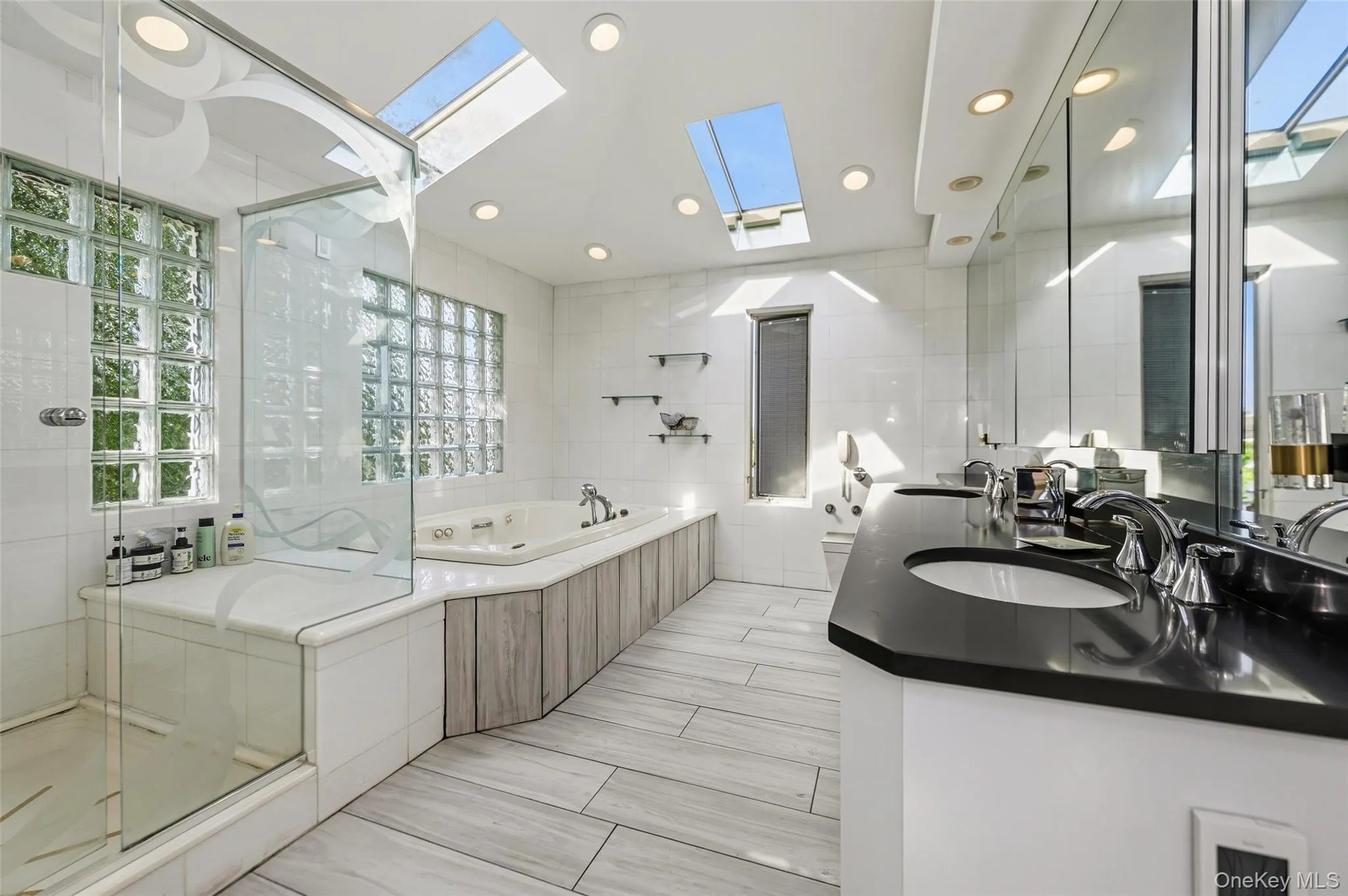 167 Lagoon Drive, Hempstead, NY, 6 Bedrooms Bedrooms, 10 Rooms Rooms,3 BathroomsBathrooms,Residential,For Rent,Lagoon,0,1058413 167 Lagoon Drive, Hempstead, NY, 6 Bedrooms Bedrooms, 10 Rooms Rooms,3 BathroomsBathrooms,Residential,For Rent,Lagoon,0,1058413