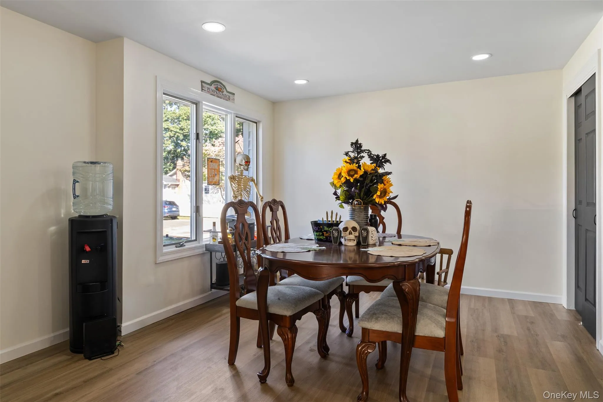 125 Carroll Avenue, Brookhaven, NY, 4 Bedrooms Bedrooms, 10 Rooms Rooms,2 BathroomsBathrooms,Residential,For Rent,Carroll,0,1058418 125 Carroll Avenue, Brookhaven, NY, 4 Bedrooms Bedrooms, 10 Rooms Rooms,2 BathroomsBathrooms,Residential,For Rent,Carroll,0,1058418