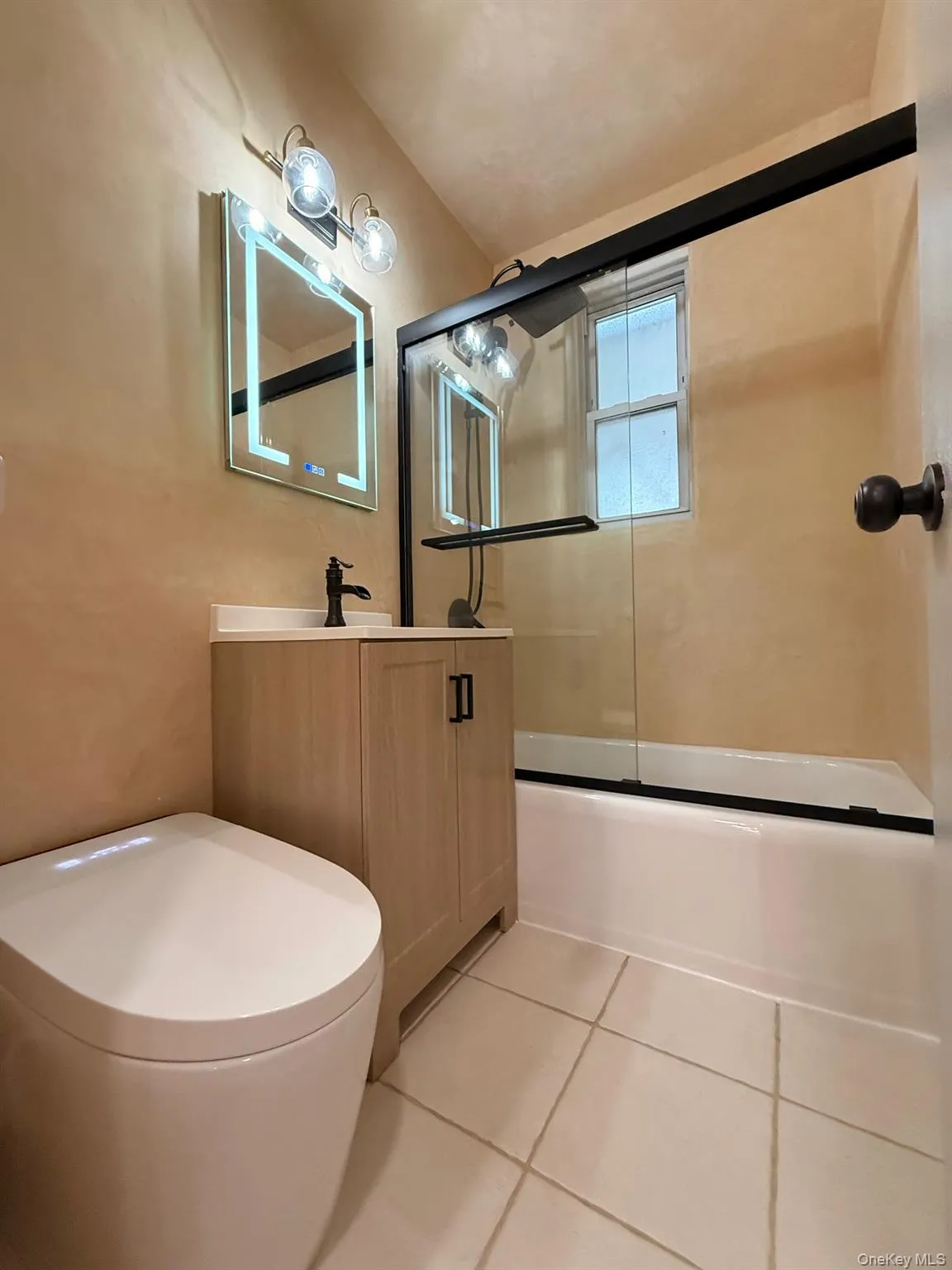 bathroom bathroom