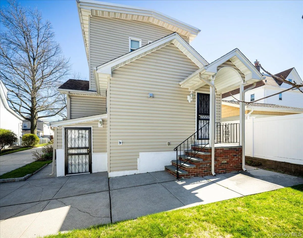 14811 10th Avenue, New York, NY, 4 Bedrooms Bedrooms, 10 Rooms Rooms,3 BathroomsBathrooms,Residential,For Rent,10th,0,1058424 14811 10th Avenue, New York, NY, 4 Bedrooms Bedrooms, 10 Rooms Rooms,3 BathroomsBathrooms,Residential,For Rent,10th,0,1058424