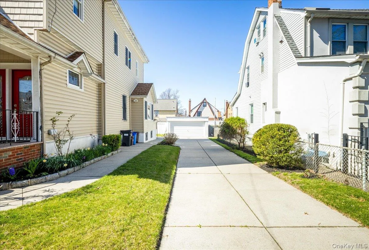 14811 10th Avenue, New York, NY, 4 Bedrooms Bedrooms, 10 Rooms Rooms,3 BathroomsBathrooms,Residential,For Rent,10th,0,1058424 14811 10th Avenue, New York, NY, 4 Bedrooms Bedrooms, 10 Rooms Rooms,3 BathroomsBathrooms,Residential,For Rent,10th,0,1058424