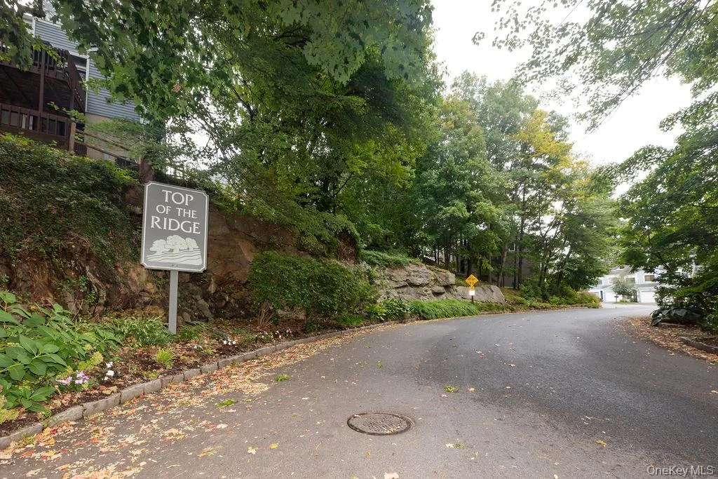 16 Top Of The Ridge, Mamaroneck, NY, 3 Bedrooms Bedrooms, 5 Rooms Rooms,2 BathroomsBathrooms,Residential,For Rent,Top Of The,0,1058433 16 Top Of The Ridge, Mamaroneck, NY, 3 Bedrooms Bedrooms, 5 Rooms Rooms,2 BathroomsBathrooms,Residential,For Rent,Top Of The,0,1058433