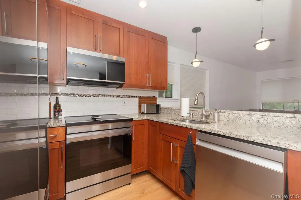 16 Top Of The Ridge, Mamaroneck, NY, 3 Bedrooms Bedrooms, 5 Rooms Rooms,2 BathroomsBathrooms,Residential,For Rent,Top Of The,0,1058433 16 Top Of The Ridge, Mamaroneck, NY, 3 Bedrooms Bedrooms, 5 Rooms Rooms,2 BathroomsBathrooms,Residential,For Rent,Top Of The,0,1058433