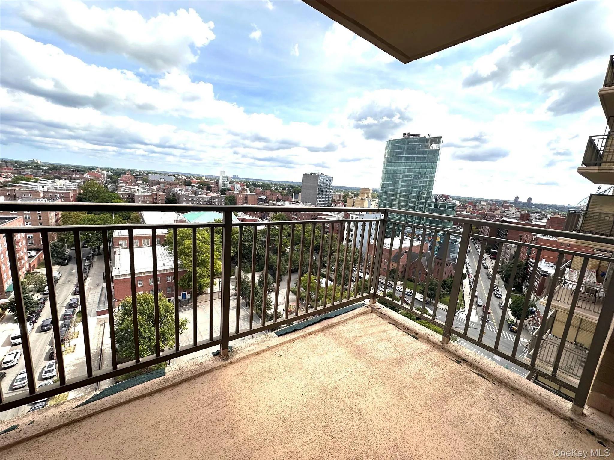 Nice views from the 16th floor balcony. Nice views from the 16th floor balcony.