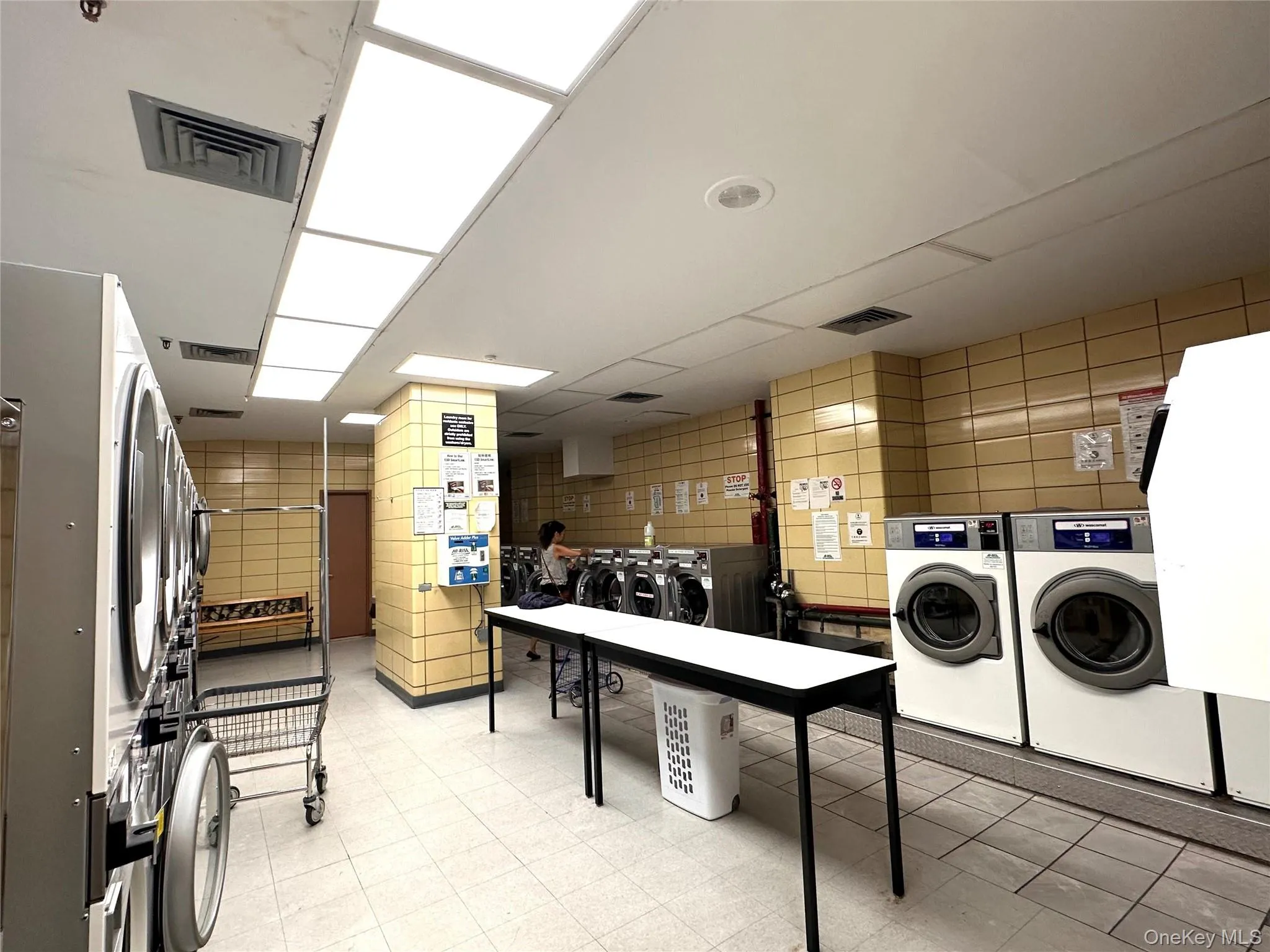 41-40 Union, New York, NY, 1 Bedroom Bedrooms, 3 Room Rooms,1 BathroomBathrooms,Residential Lease,For Rent,Union,0,1058439 41-40 Union, New York, NY, 1 Bedroom Bedrooms, 3 Room Rooms,1 BathroomBathrooms,Residential Lease,For Rent,Union,0,1058439
