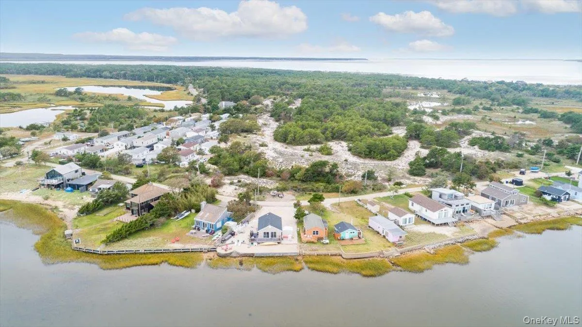 106 Shore E Drive, East Hampton, New York 11930