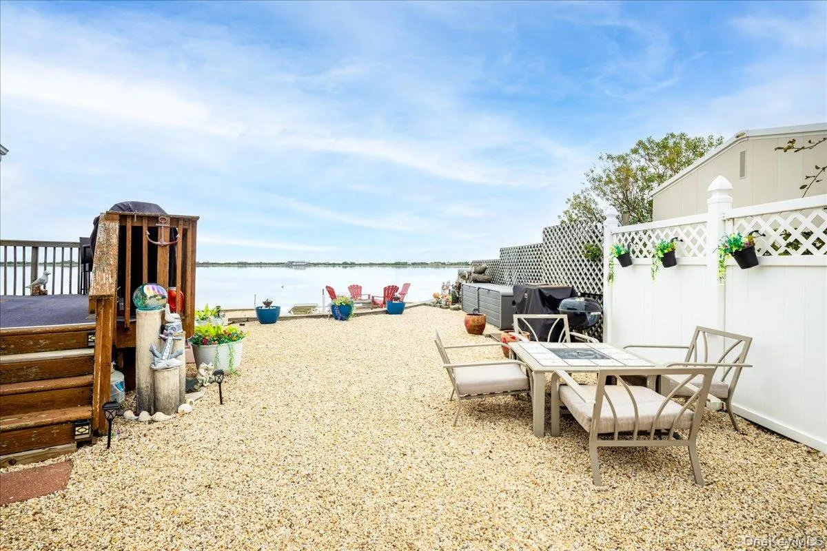 106 Shore E Drive, East Hampton, New York 11930
