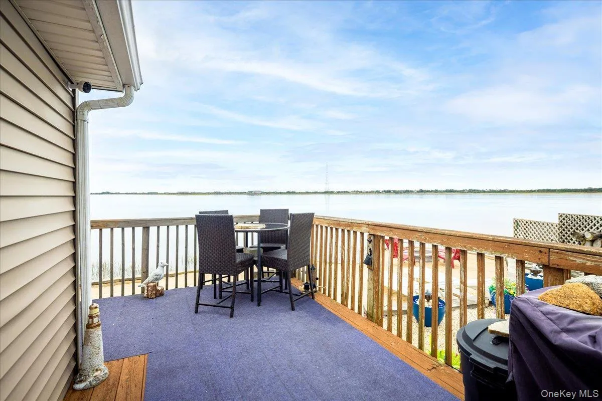 106 Shore E Drive, East Hampton, New York 11930