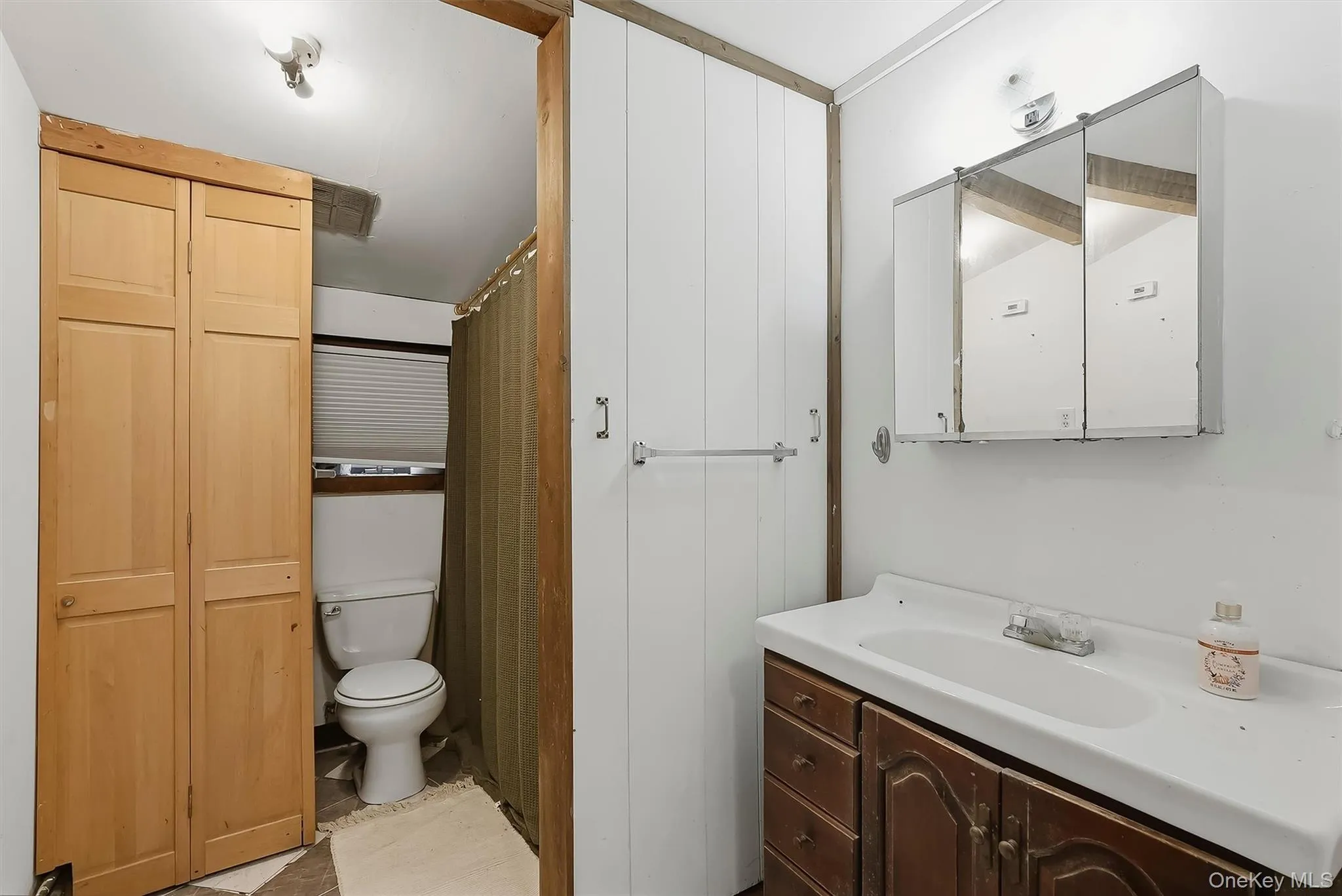 164 Woodland Avenue, Orangetown, NY, 4 Bedrooms Bedrooms, 10 Rooms Rooms,2 BathroomsBathrooms,Residential,For Rent,Woodland,0,1058454 164 Woodland Avenue, Orangetown, NY, 4 Bedrooms Bedrooms, 10 Rooms Rooms,2 BathroomsBathrooms,Residential,For Rent,Woodland,0,1058454