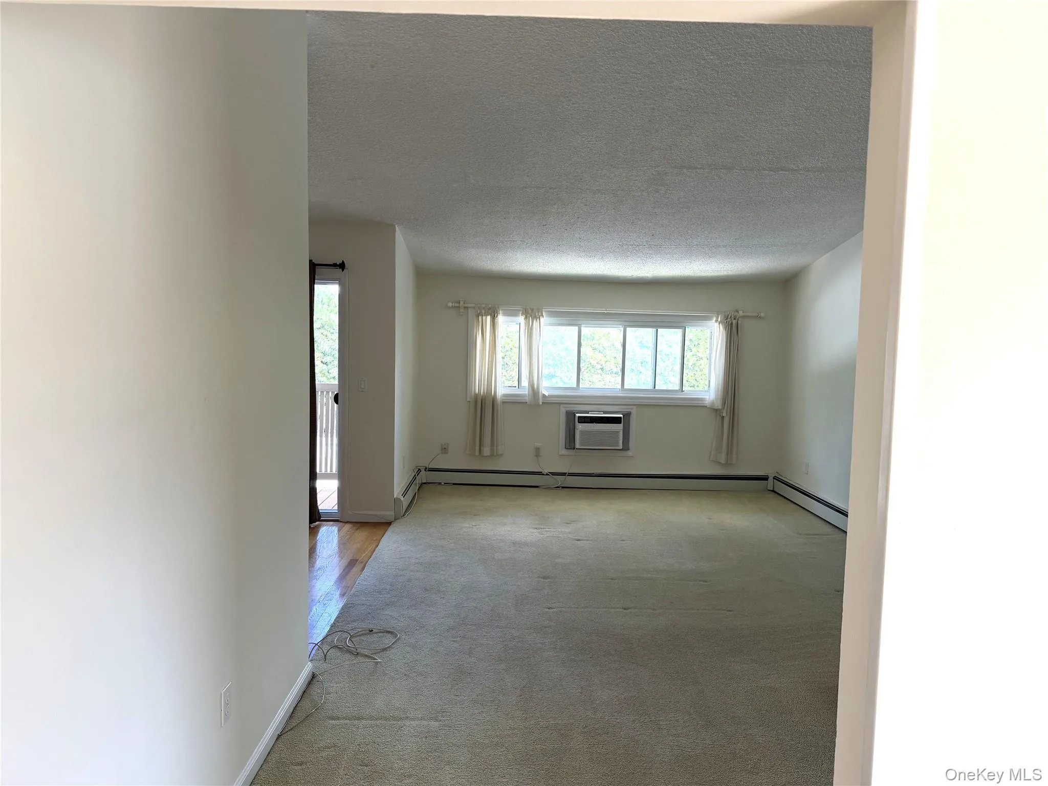 365 Rt 111, Smithtown, NY, 1 Bedroom Bedrooms, 4 Rooms Rooms,1 BathroomBathrooms,Residential,For Rent,Rt 111,0,1058457 365 Rt 111, Smithtown, NY, 1 Bedroom Bedrooms, 4 Rooms Rooms,1 BathroomBathrooms,Residential,For Rent,Rt 111,0,1058457