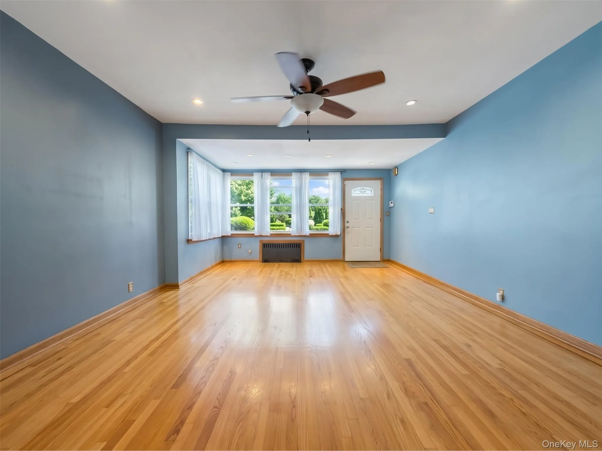 75-35 60th Place, New York, NY, 3 Bedrooms Bedrooms, 7 Rooms Rooms,2 BathroomsBathrooms,Residential,For Rent,60th,0,1058464 75-35 60th Place, New York, NY, 3 Bedrooms Bedrooms, 7 Rooms Rooms,2 BathroomsBathrooms,Residential,For Rent,60th,0,1058464