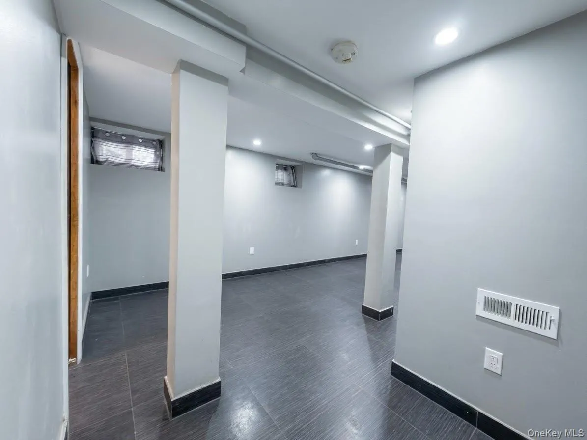 75-35 60th Place, New York, NY, 3 Bedrooms Bedrooms, 7 Rooms Rooms,2 BathroomsBathrooms,Residential,For Rent,60th,0,1058464 75-35 60th Place, New York, NY, 3 Bedrooms Bedrooms, 7 Rooms Rooms,2 BathroomsBathrooms,Residential,For Rent,60th,0,1058464