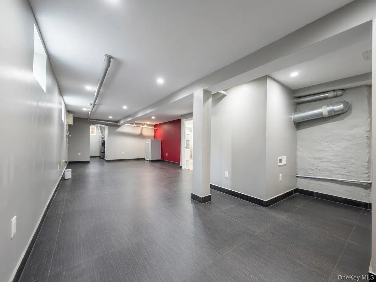75-35 60th Place, New York, NY, 3 Bedrooms Bedrooms, 7 Rooms Rooms,2 BathroomsBathrooms,Residential,For Rent,60th,0,1058464 75-35 60th Place, New York, NY, 3 Bedrooms Bedrooms, 7 Rooms Rooms,2 BathroomsBathrooms,Residential,For Rent,60th,0,1058464