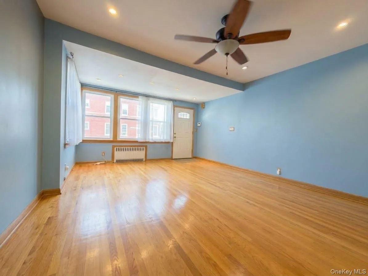 75-35 60th Place, New York, NY, 3 Bedrooms Bedrooms, 7 Rooms Rooms,2 BathroomsBathrooms,Residential,For Rent,60th,0,1058464 75-35 60th Place, New York, NY, 3 Bedrooms Bedrooms, 7 Rooms Rooms,2 BathroomsBathrooms,Residential,For Rent,60th,0,1058464