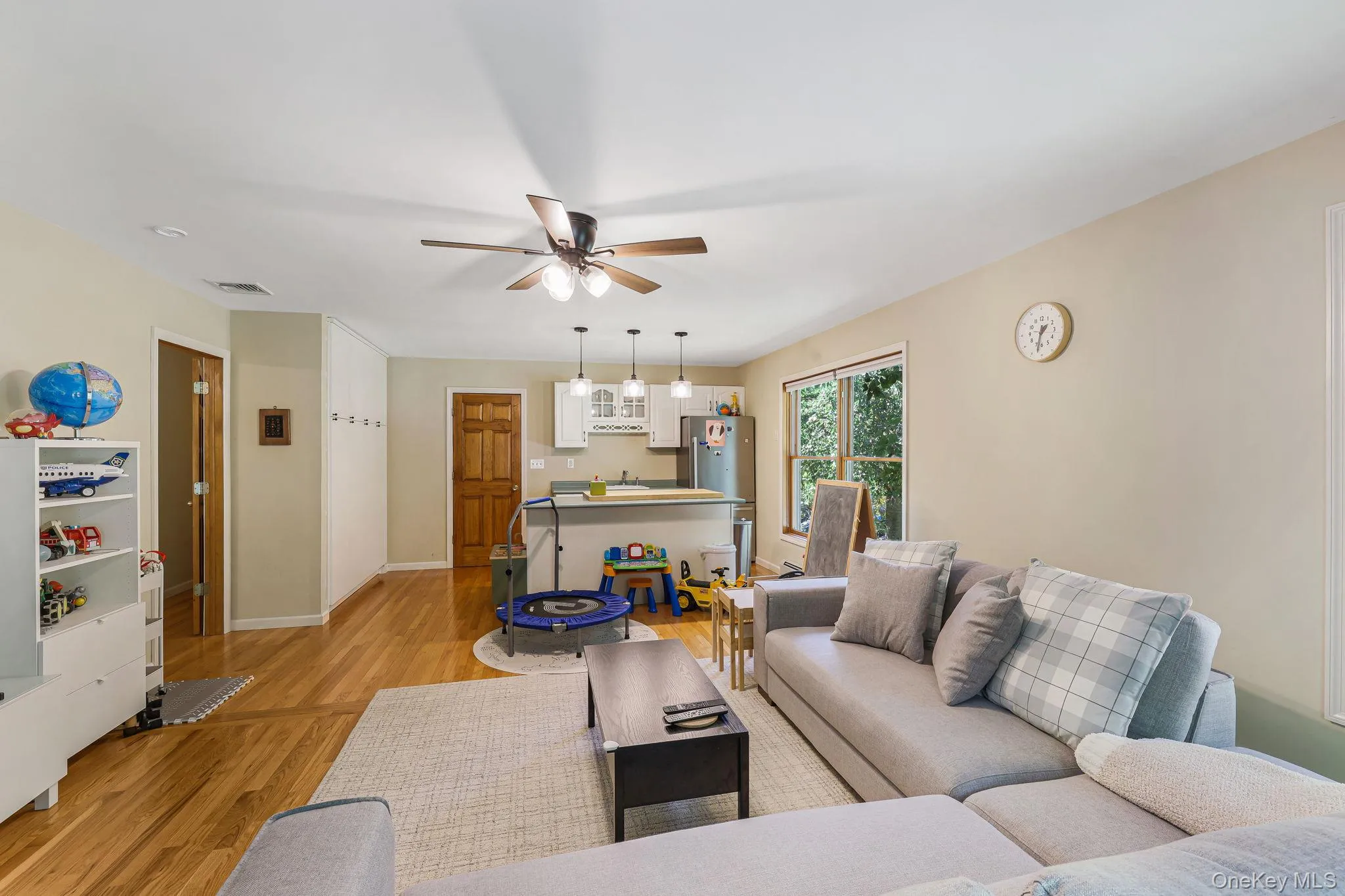 47 Points Of View, Warwick (town), NY, 3 Bedrooms Bedrooms, 10 Rooms Rooms,3 BathroomsBathrooms,Residential,For Rent,Points Of,0,1058469 47 Points Of View, Warwick (town), NY, 3 Bedrooms Bedrooms, 10 Rooms Rooms,3 BathroomsBathrooms,Residential,For Rent,Points Of,0,1058469