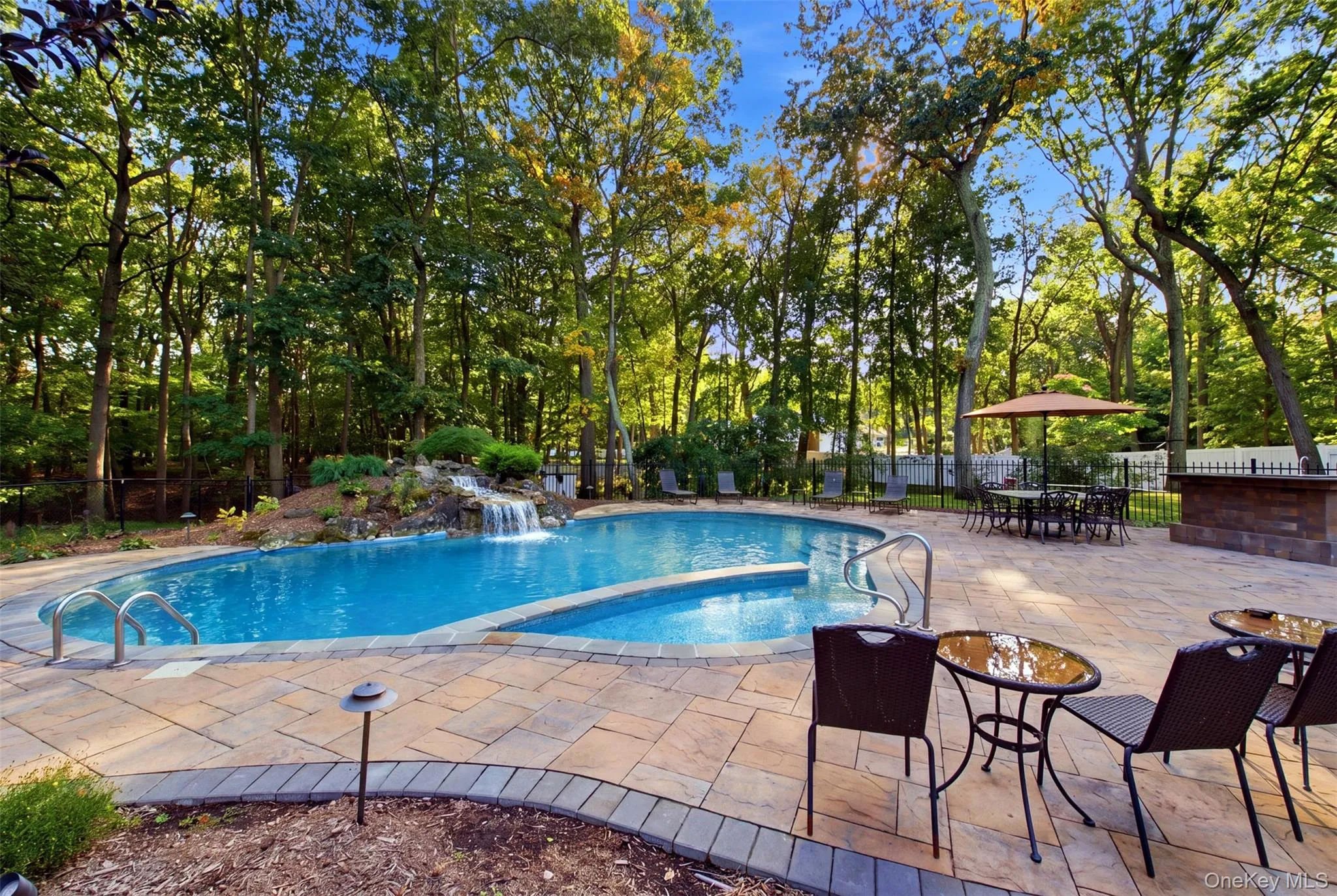 Gunite Pool is heated ; new heater Gunite Pool is heated ; new heater