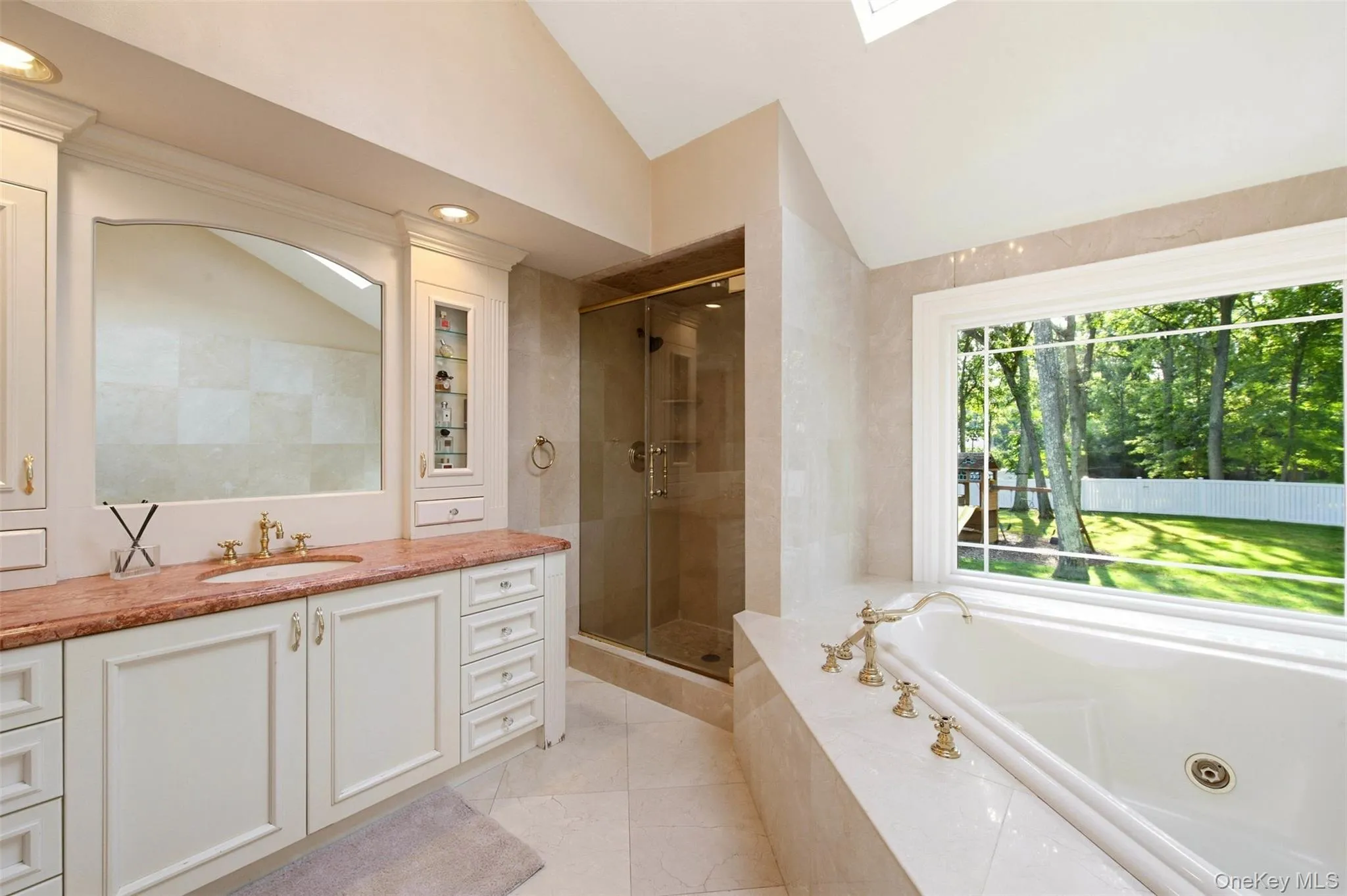 2 White Cap Court, Huntington, NY, 6 Bedrooms Bedrooms, 10 Rooms Rooms,2 BathroomsBathrooms,Residential,For Rent,White Cap,0,1058471 2 White Cap Court, Huntington, NY, 6 Bedrooms Bedrooms, 10 Rooms Rooms,2 BathroomsBathrooms,Residential,For Rent,White Cap,0,1058471