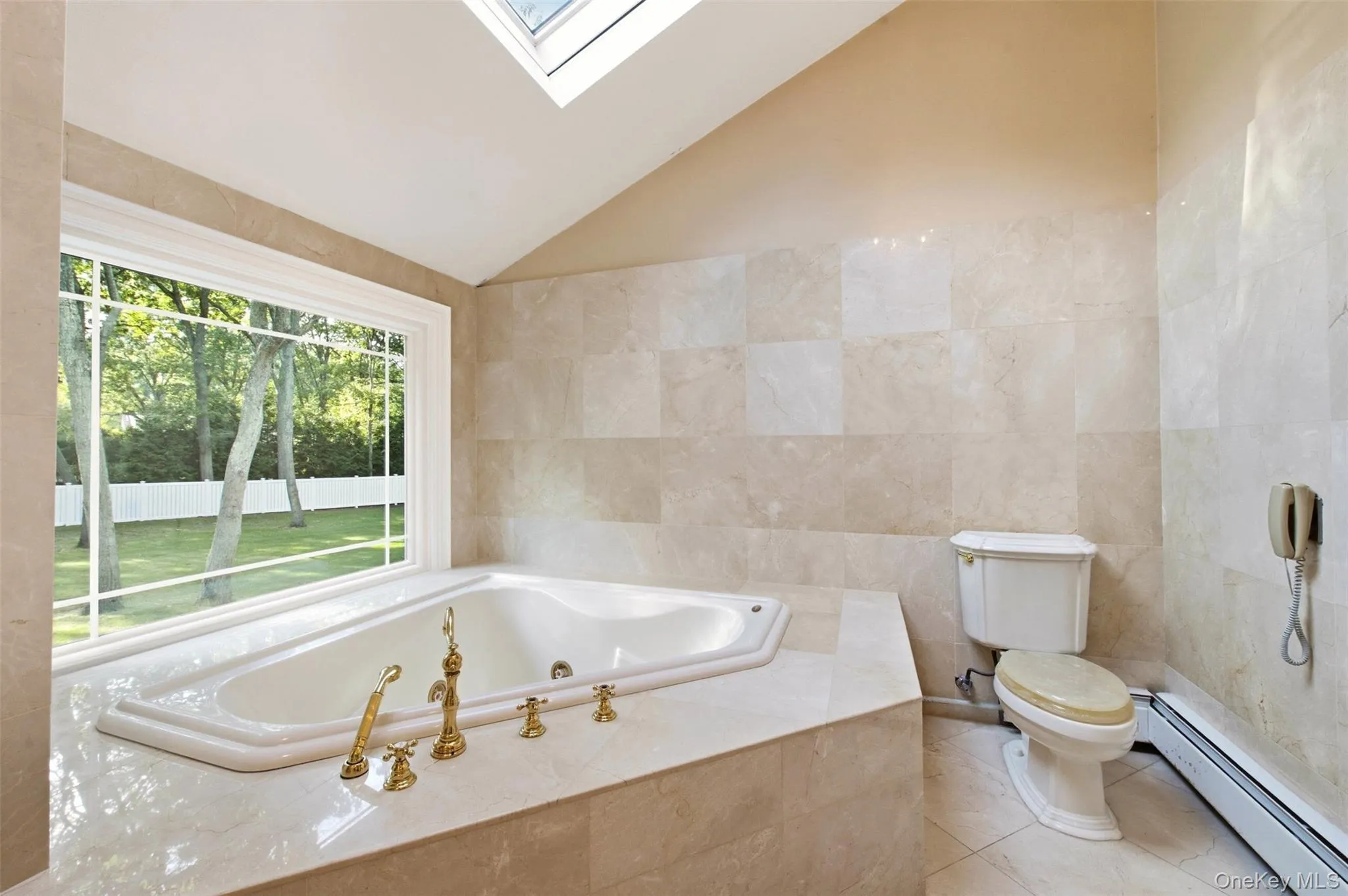 2 White Cap Court, Huntington, NY, 6 Bedrooms Bedrooms, 10 Rooms Rooms,2 BathroomsBathrooms,Residential,For Rent,White Cap,0,1058471 2 White Cap Court, Huntington, NY, 6 Bedrooms Bedrooms, 10 Rooms Rooms,2 BathroomsBathrooms,Residential,For Rent,White Cap,0,1058471