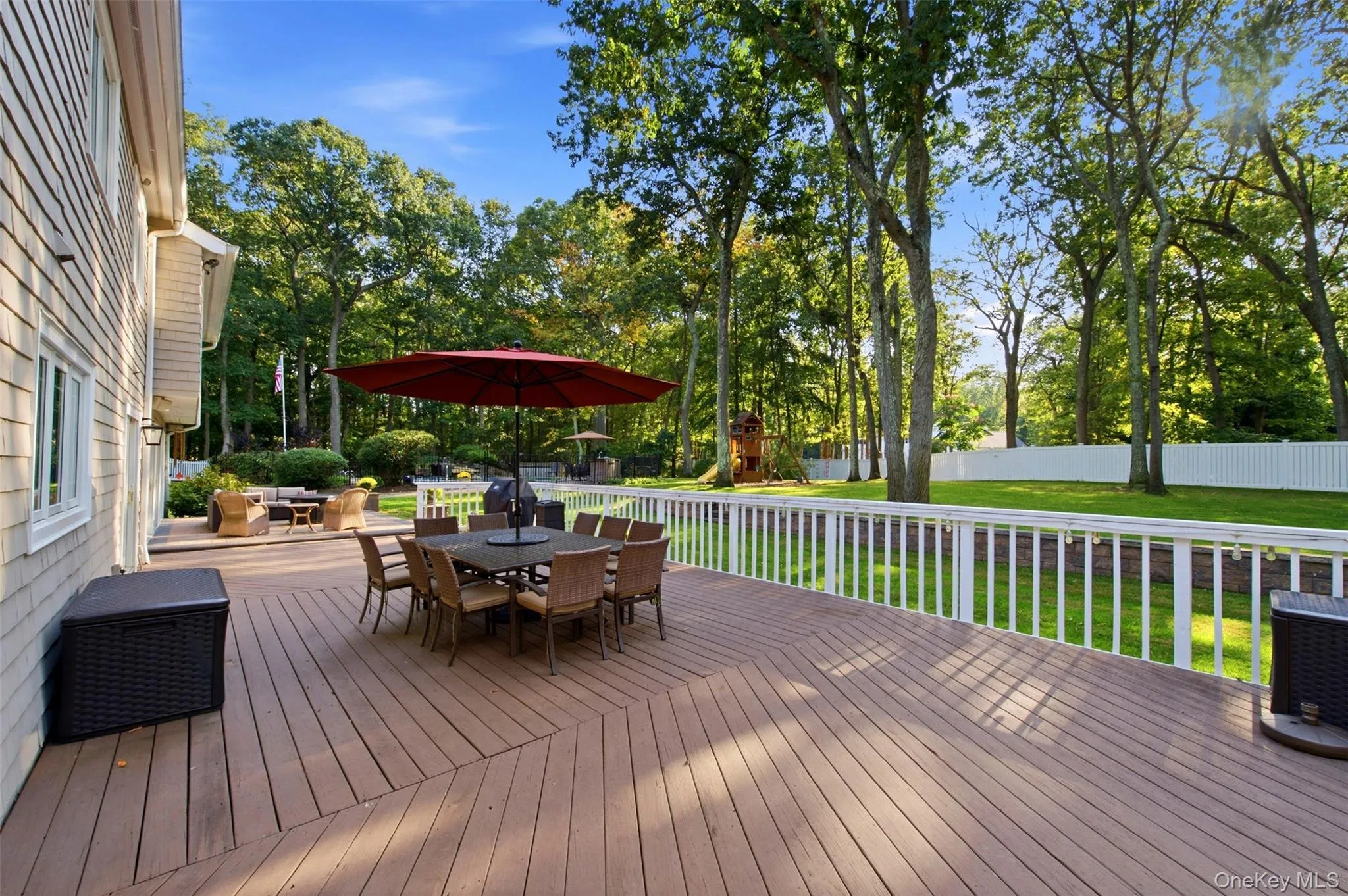 Low maintenance composite decking Low maintenance composite decking