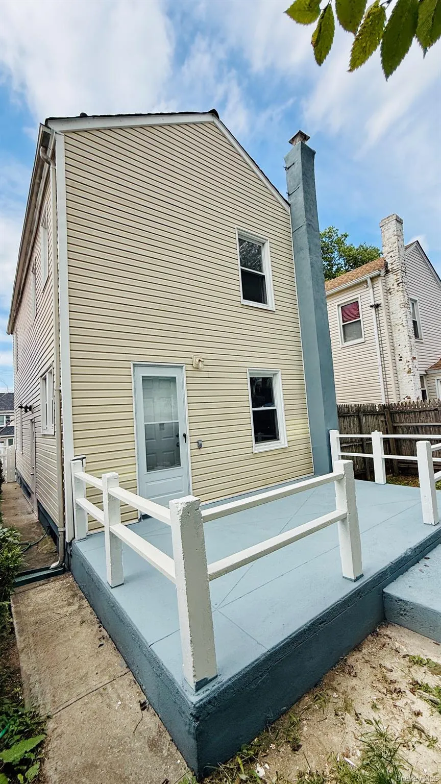 10327 219th Street, New York, NY, 3 Bedrooms Bedrooms, 8 Rooms Rooms,1 BathroomBathrooms,Residential,For Rent,219th,0,1058472 10327 219th Street, New York, NY, 3 Bedrooms Bedrooms, 8 Rooms Rooms,1 BathroomBathrooms,Residential,For Rent,219th,0,1058472