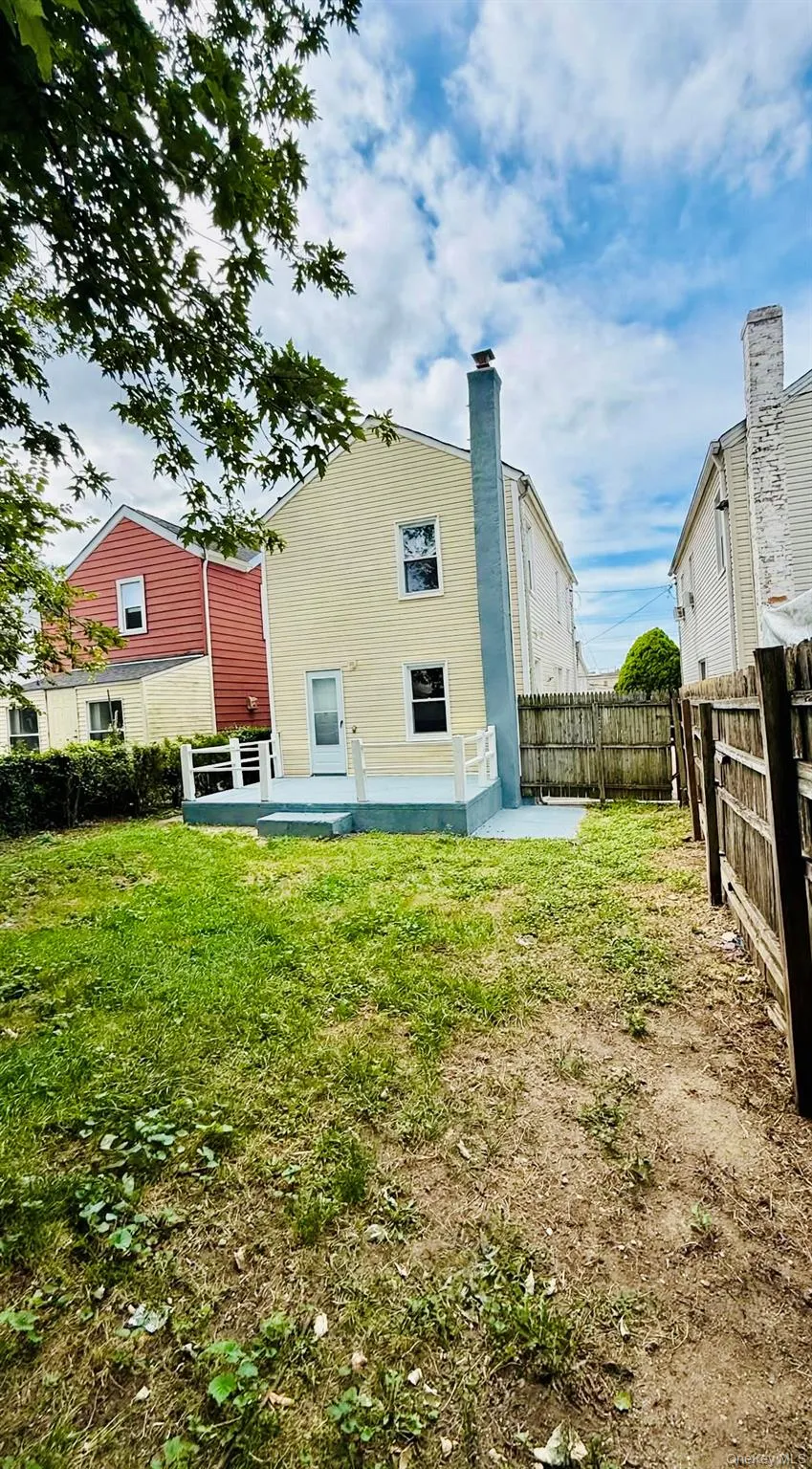 10327 219th Street, New York, NY, 3 Bedrooms Bedrooms, 8 Rooms Rooms,1 BathroomBathrooms,Residential,For Rent,219th,0,1058472 10327 219th Street, New York, NY, 3 Bedrooms Bedrooms, 8 Rooms Rooms,1 BathroomBathrooms,Residential,For Rent,219th,0,1058472