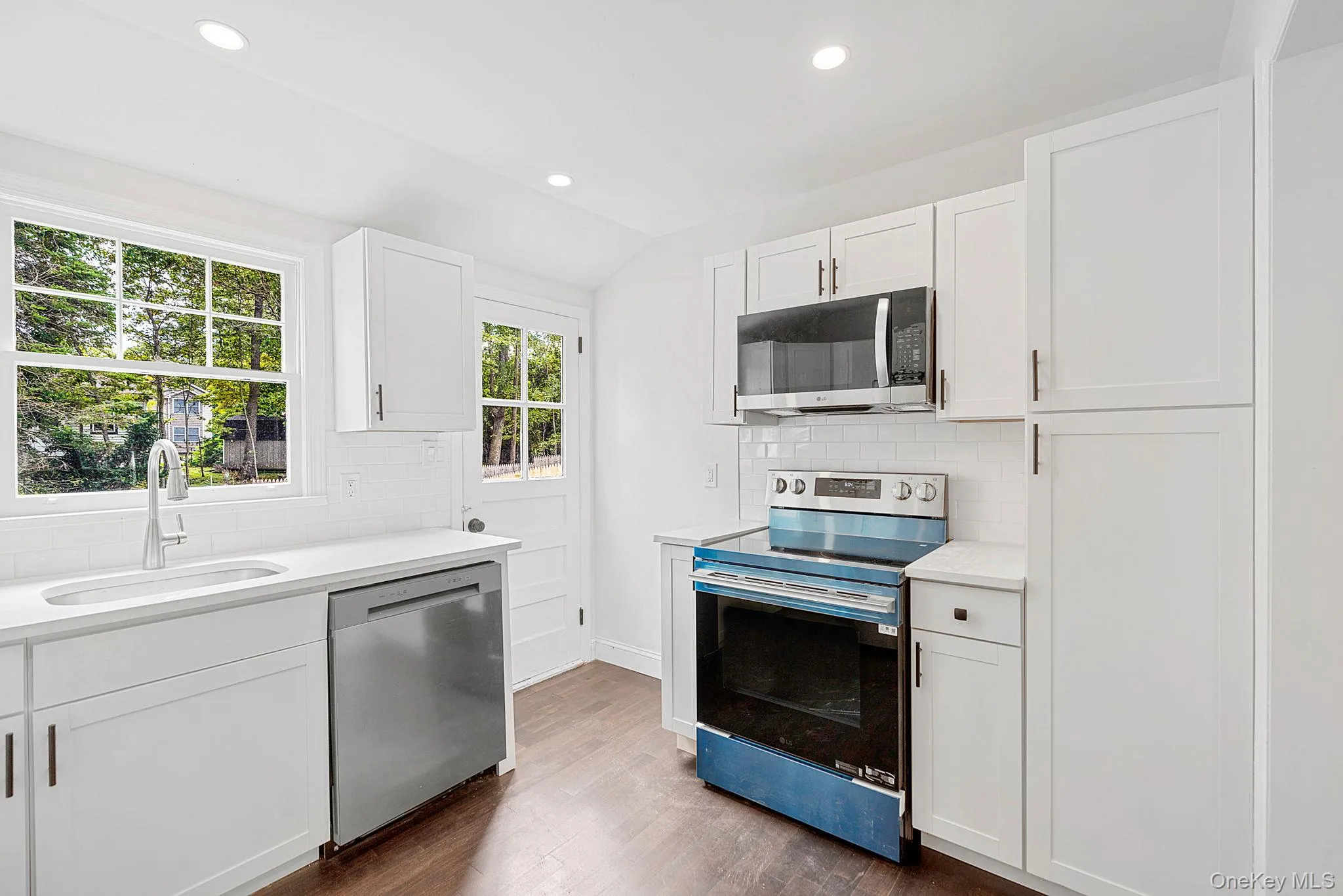 29 Overhill Road, Brookhaven, NY, 2 Bedrooms Bedrooms, 4 Rooms Rooms,1 BathroomBathrooms,Residential,For Rent,Overhill,0,1058479 29 Overhill Road, Brookhaven, NY, 2 Bedrooms Bedrooms, 4 Rooms Rooms,1 BathroomBathrooms,Residential,For Rent,Overhill,0,1058479