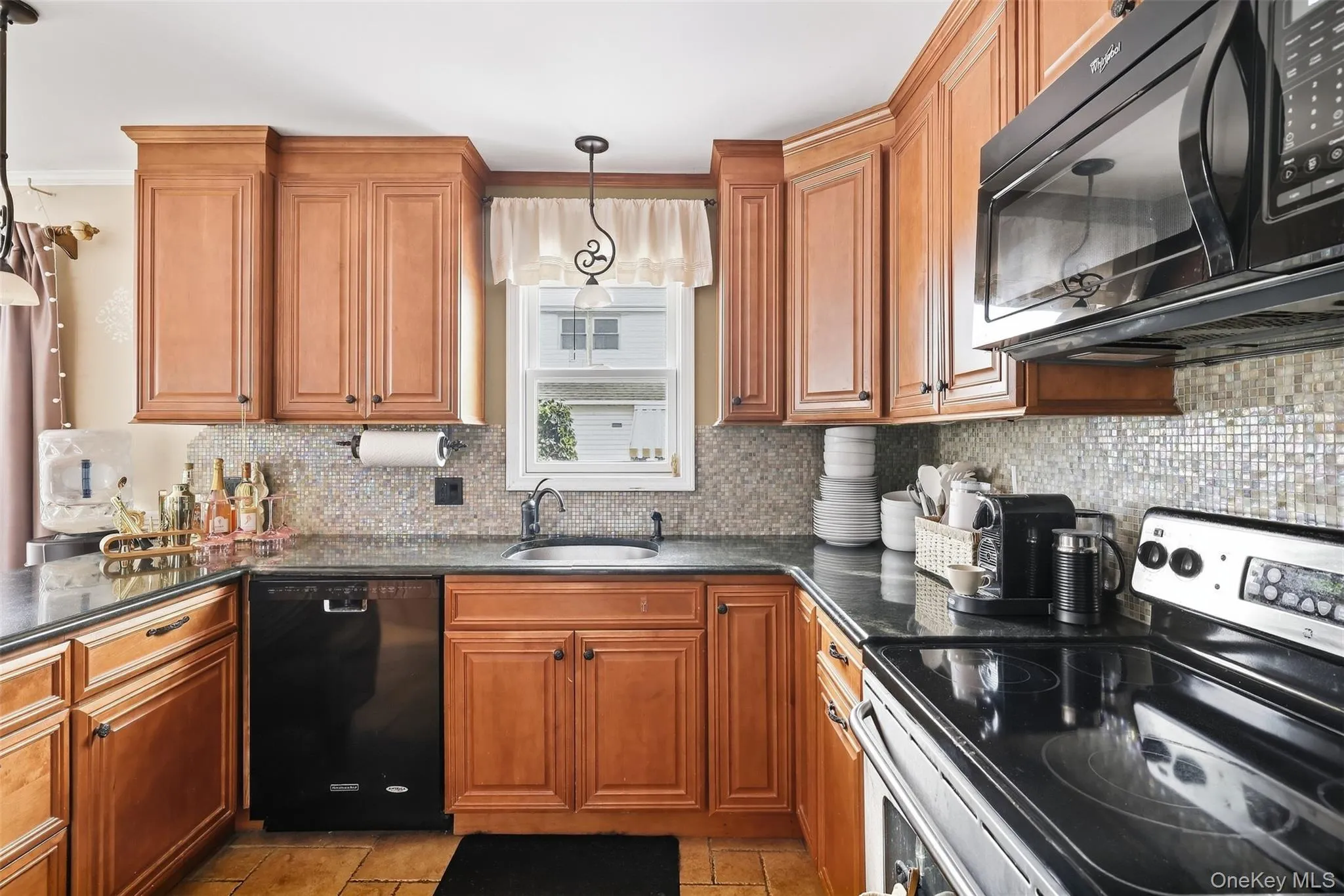 208 Island Parkway, Hempstead, NY, 3 Bedrooms Bedrooms, 9 Rooms Rooms,1 BathroomBathrooms,Residential,For Rent,Island,0,1058481 208 Island Parkway, Hempstead, NY, 3 Bedrooms Bedrooms, 9 Rooms Rooms,1 BathroomBathrooms,Residential,For Rent,Island,0,1058481