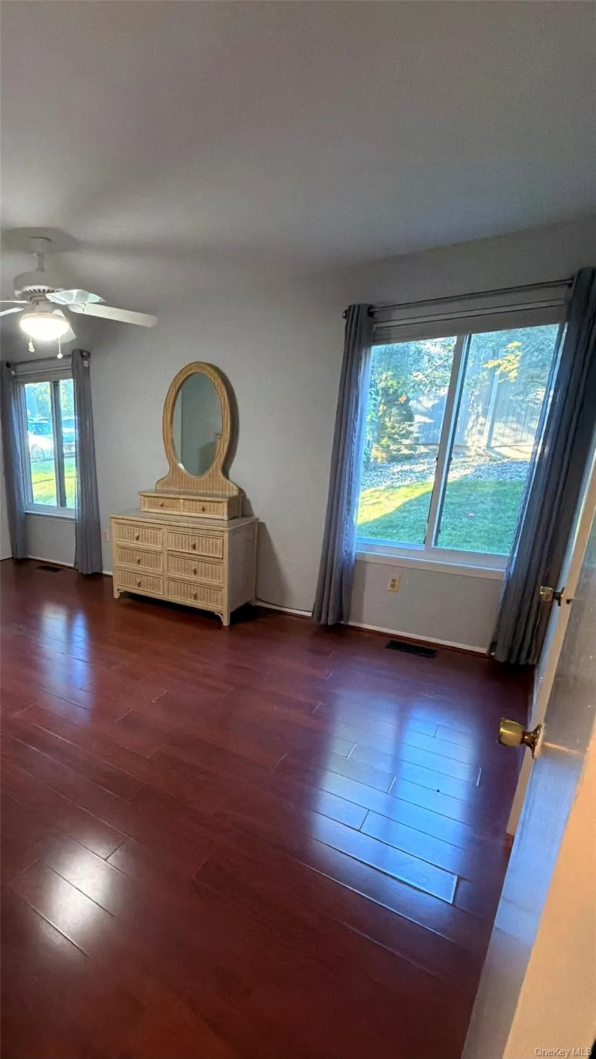 136 Sycamore Drive, Middletown, NY, 2 Bedrooms Bedrooms, 5 Rooms Rooms,2 BathroomsBathrooms,Residential,For Rent,Sycamore,0,1058492 136 Sycamore Drive, Middletown, NY, 2 Bedrooms Bedrooms, 5 Rooms Rooms,2 BathroomsBathrooms,Residential,For Rent,Sycamore,0,1058492