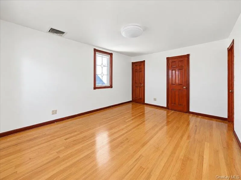63-19 Everton Street, New York, NY, 4 Bedrooms Bedrooms, 8 Rooms Rooms,3 BathroomsBathrooms,Residential Lease,For Rent,Everton,0,1058495 63-19 Everton Street, New York, NY, 4 Bedrooms Bedrooms, 8 Rooms Rooms,3 BathroomsBathrooms,Residential Lease,For Rent,Everton,0,1058495