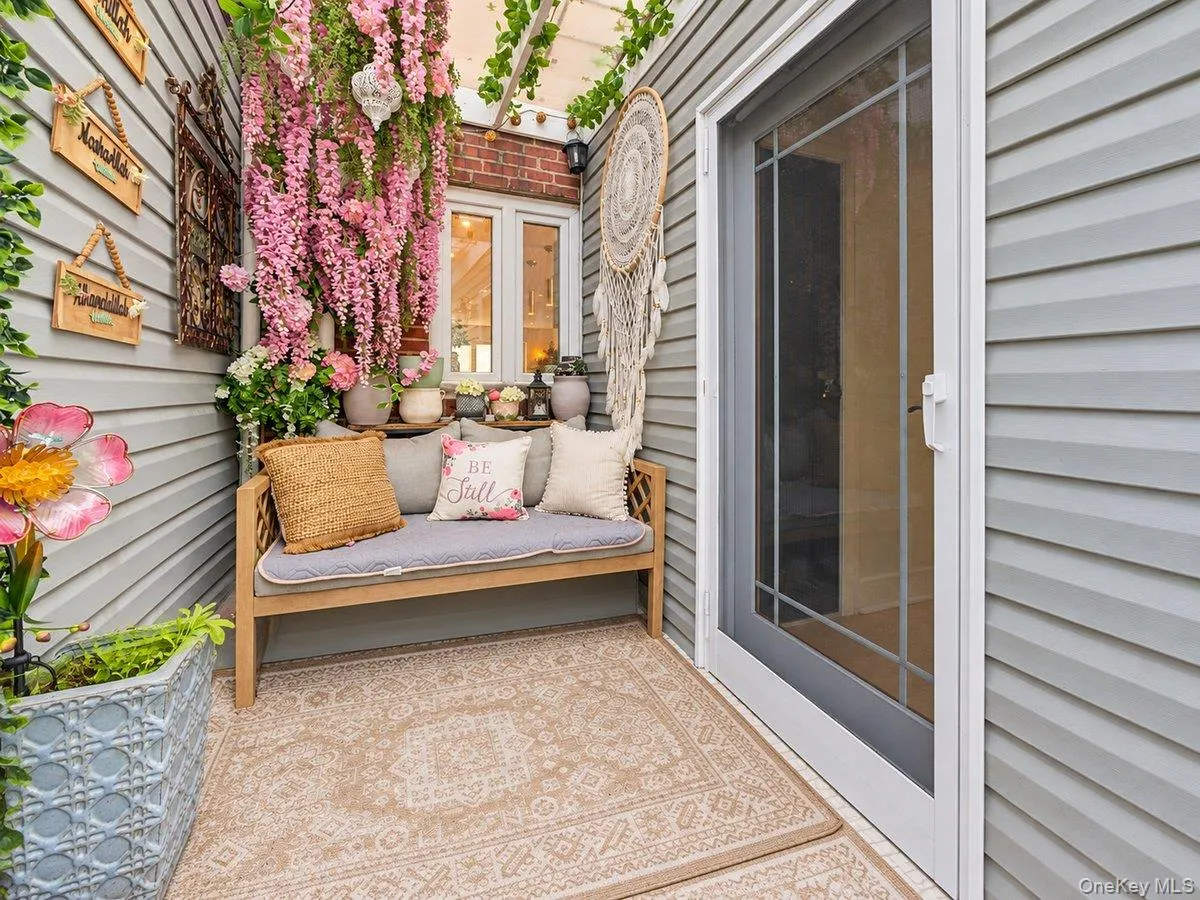8494 Austin Street, New York, NY, 4 Bedrooms Bedrooms, 10 Rooms Rooms,2 BathroomsBathrooms,Residential,For Rent,Austin,0,1058500 8494 Austin Street, New York, NY, 4 Bedrooms Bedrooms, 10 Rooms Rooms,2 BathroomsBathrooms,Residential,For Rent,Austin,0,1058500