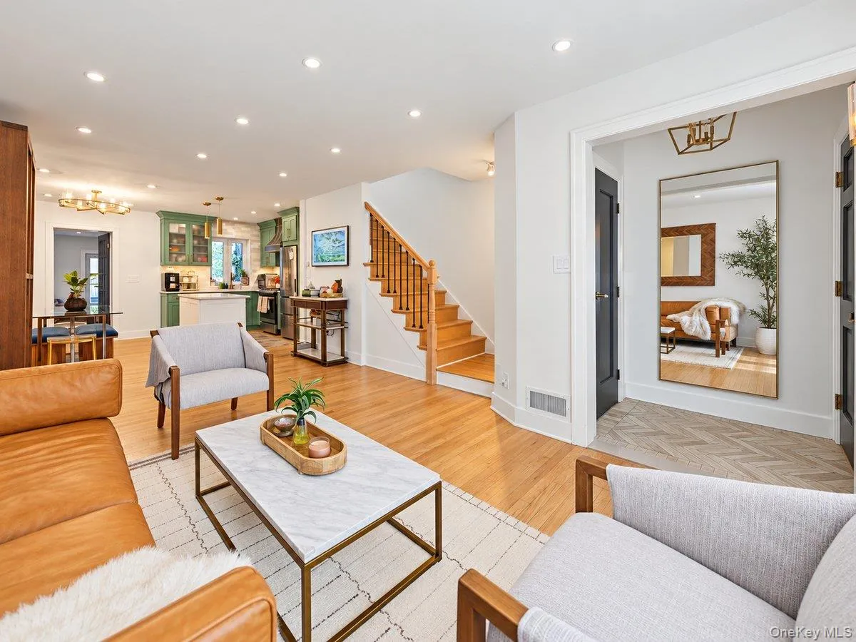 8494 Austin Street, New York, NY, 4 Bedrooms Bedrooms, 10 Rooms Rooms,2 BathroomsBathrooms,Residential,For Rent,Austin,0,1058500 8494 Austin Street, New York, NY, 4 Bedrooms Bedrooms, 10 Rooms Rooms,2 BathroomsBathrooms,Residential,For Rent,Austin,0,1058500