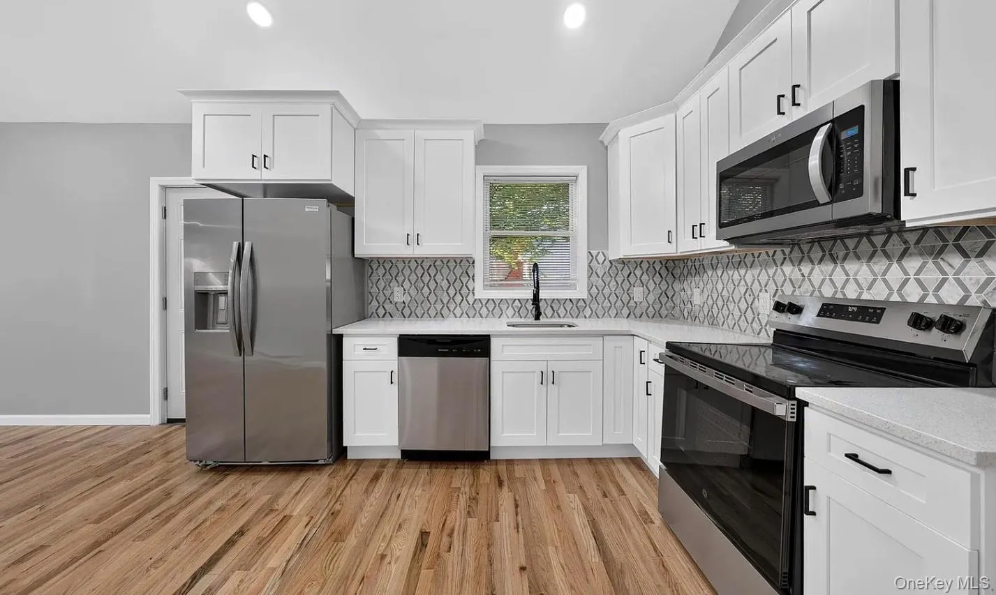 67 Ohio Avenue, Brookhaven, NY, 3 Bedroom Bedrooms, 6 Room Rooms,1 BathroomBathrooms,Residential Lease,For Rent,Ohio Avenue,0,1058511 67 Ohio Avenue, Brookhaven, NY, 3 Bedroom Bedrooms, 6 Room Rooms,1 BathroomBathrooms,Residential Lease,For Rent,Ohio Avenue,0,1058511