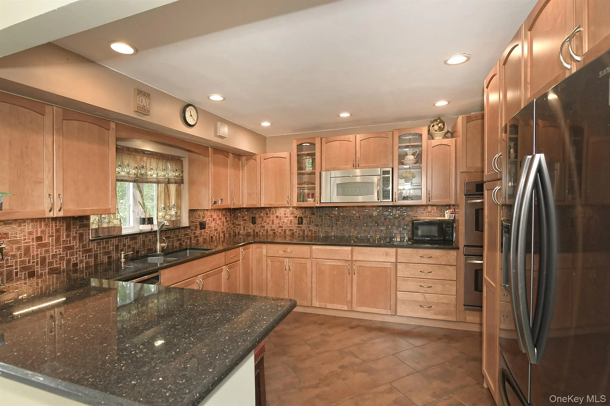 Large Fully Remodeled Kitchen, Many Cabinets, Pantry, Stainless Steel Appls. Granite Counters, Island Seating Custom Glass Backsplash & Dbl Wall Oven Large Fully Remodeled Kitchen, Many Cabinets, Pantry, Stainless Steel Appls. Granite Counters, Island Seating Custom Glass Backsplash & Dbl Wall Oven
