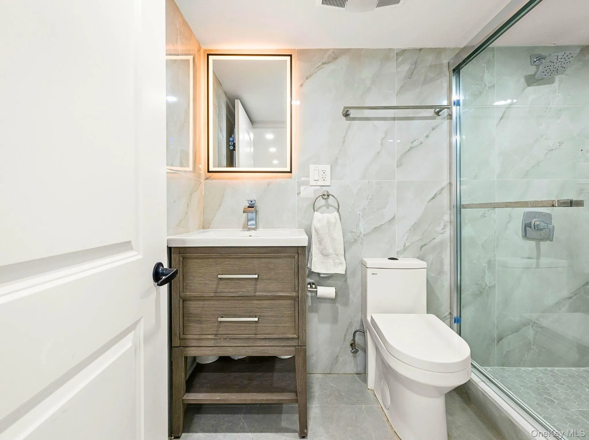 65-15 183rd Street, New York, NY, 3 Bedrooms Bedrooms, 6 Rooms Rooms,2 BathroomsBathrooms,Residential,For Rent,183rd,0,1058528 65-15 183rd Street, New York, NY, 3 Bedrooms Bedrooms, 6 Rooms Rooms,2 BathroomsBathrooms,Residential,For Rent,183rd,0,1058528