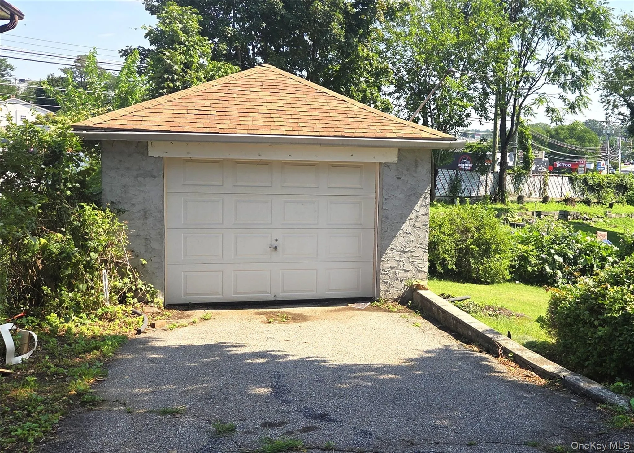 Detached one-car garage Detached one-car garage