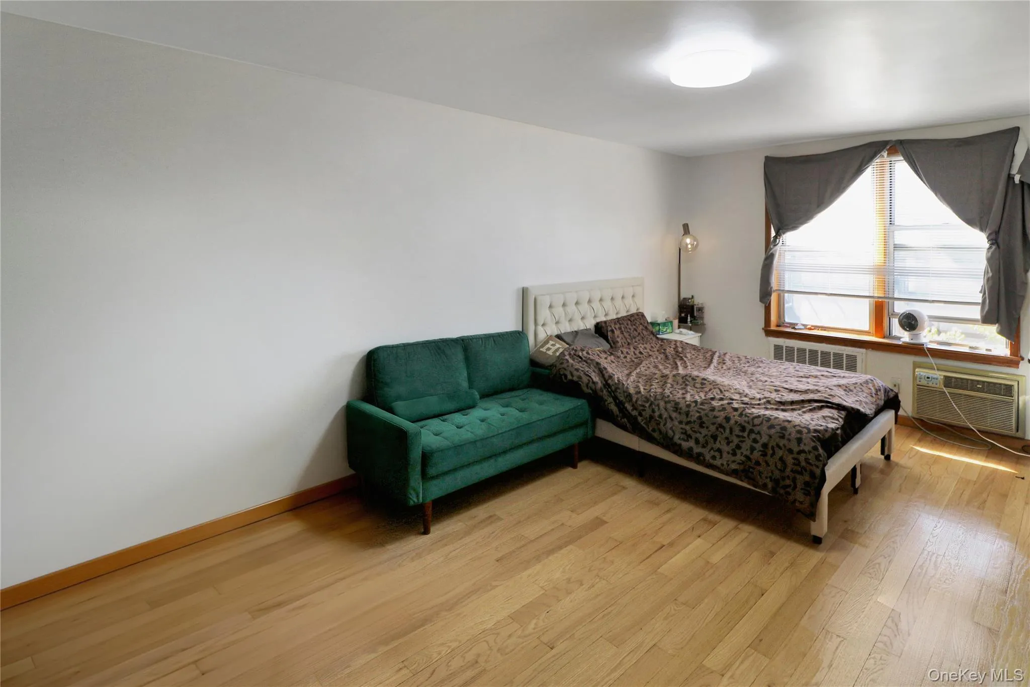 4125 Kissena Boulevard, New York, NY, 2 Bedrooms Bedrooms, 5 Rooms Rooms,1 BathroomBathrooms,Residential,For Rent,Kissena,0,1058532 4125 Kissena Boulevard, New York, NY, 2 Bedrooms Bedrooms, 5 Rooms Rooms,1 BathroomBathrooms,Residential,For Rent,Kissena,0,1058532
