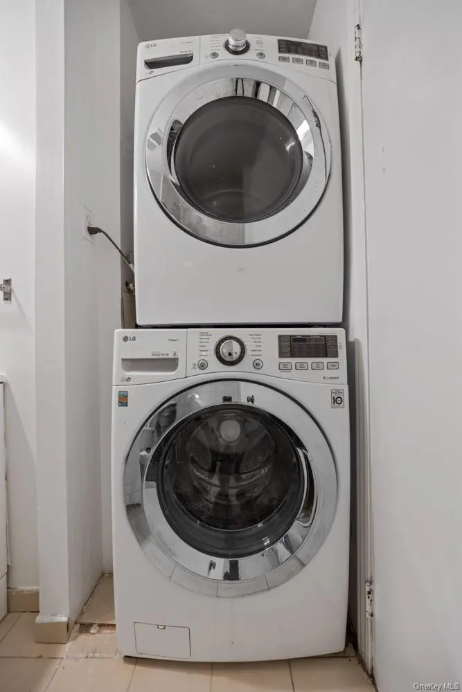 8731 57th Road, New York, NY, 3 Bedroom Bedrooms, 7 Room Rooms,2 BathroomBathrooms,Residential Lease,For Rent,57th,0,1058533 8731 57th Road, New York, NY, 3 Bedroom Bedrooms, 7 Room Rooms,2 BathroomBathrooms,Residential Lease,For Rent,57th,0,1058533