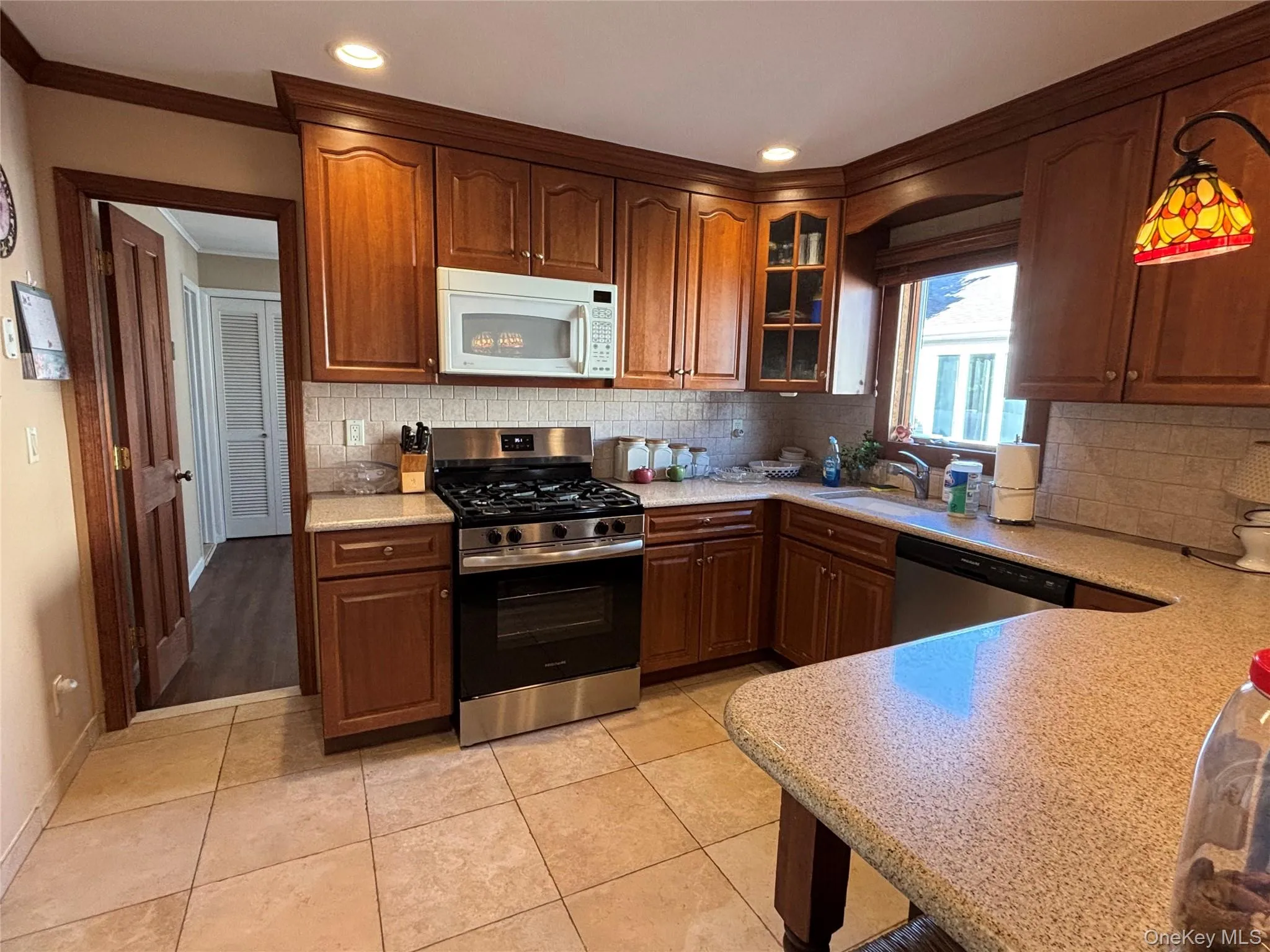 8 Walnut Place, Babylon, NY, 3 Bedrooms Bedrooms, 7 Rooms Rooms,2 BathroomsBathrooms,Residential,For Rent,Walnut,0,1058538 8 Walnut Place, Babylon, NY, 3 Bedrooms Bedrooms, 7 Rooms Rooms,2 BathroomsBathrooms,Residential,For Rent,Walnut,0,1058538